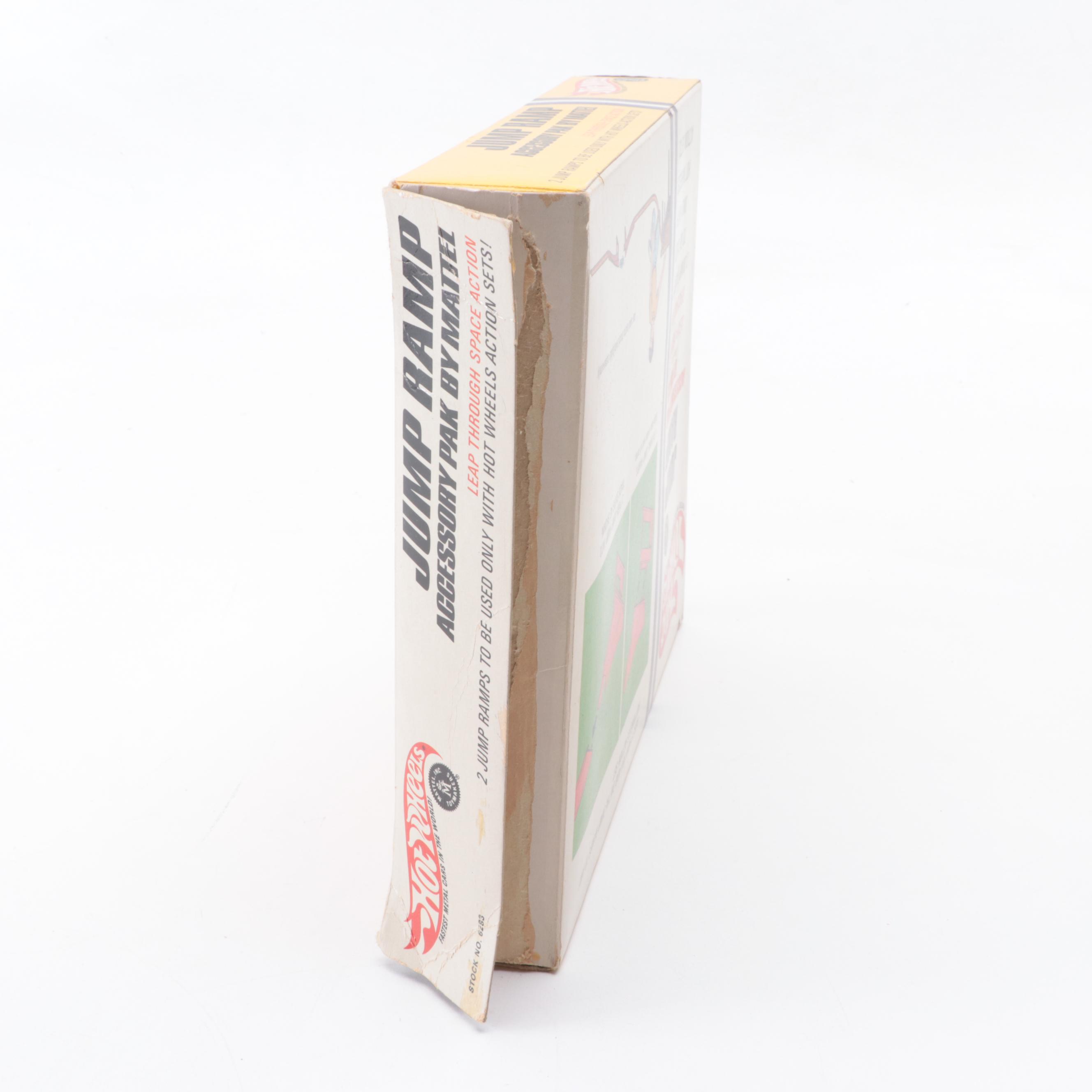 Mattel Hot Wheels Jump Ramp Accessory Pack With Diecast Vehicles