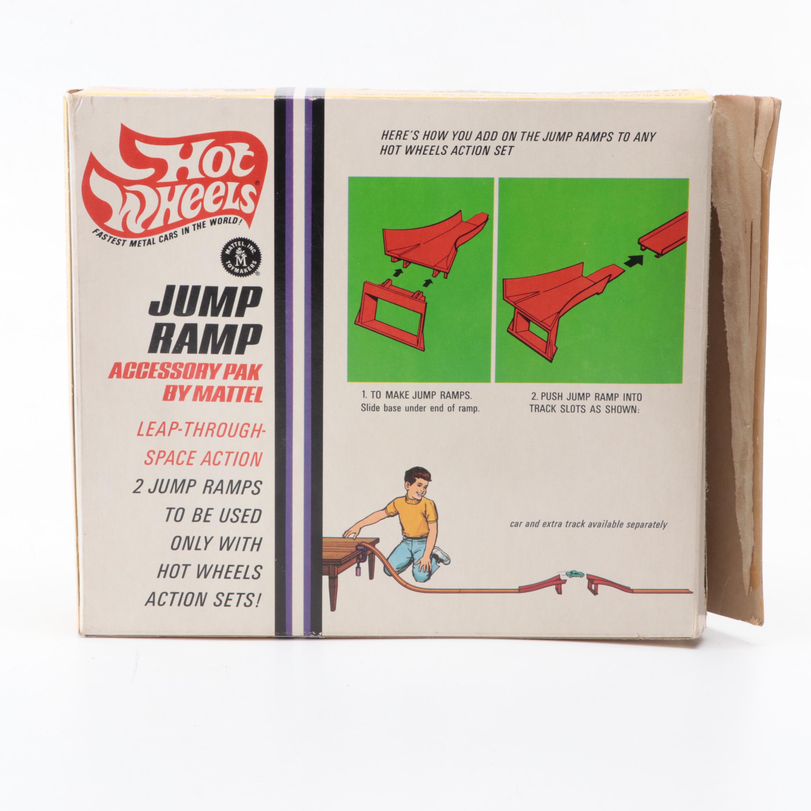 Mattel Hot Wheels Jump Ramp Accessory Pack With Diecast Vehicles