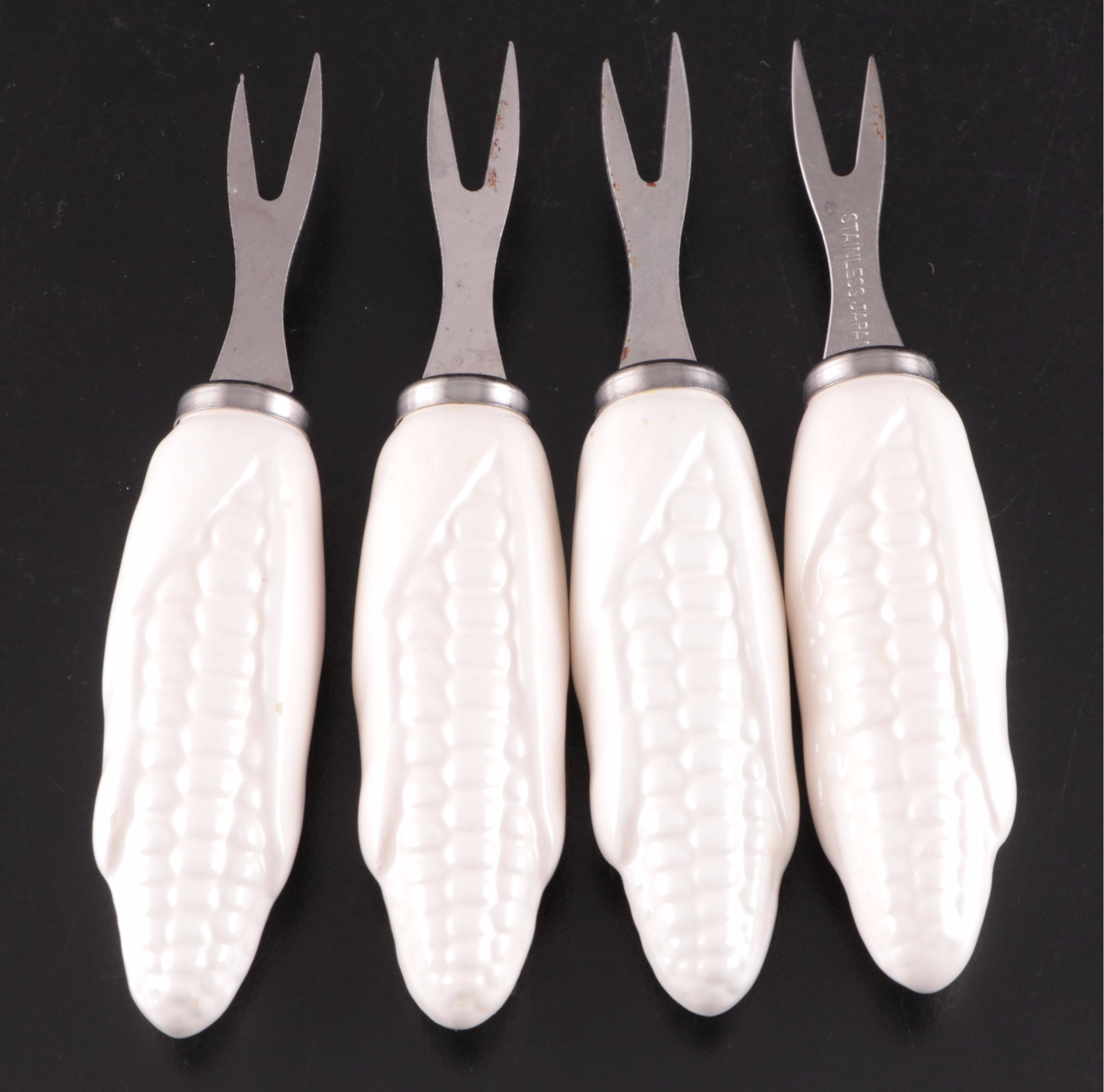 Blueberry Pie Lidded Dish with Glass Corn Cob Dishes, Corn Servers and Plates