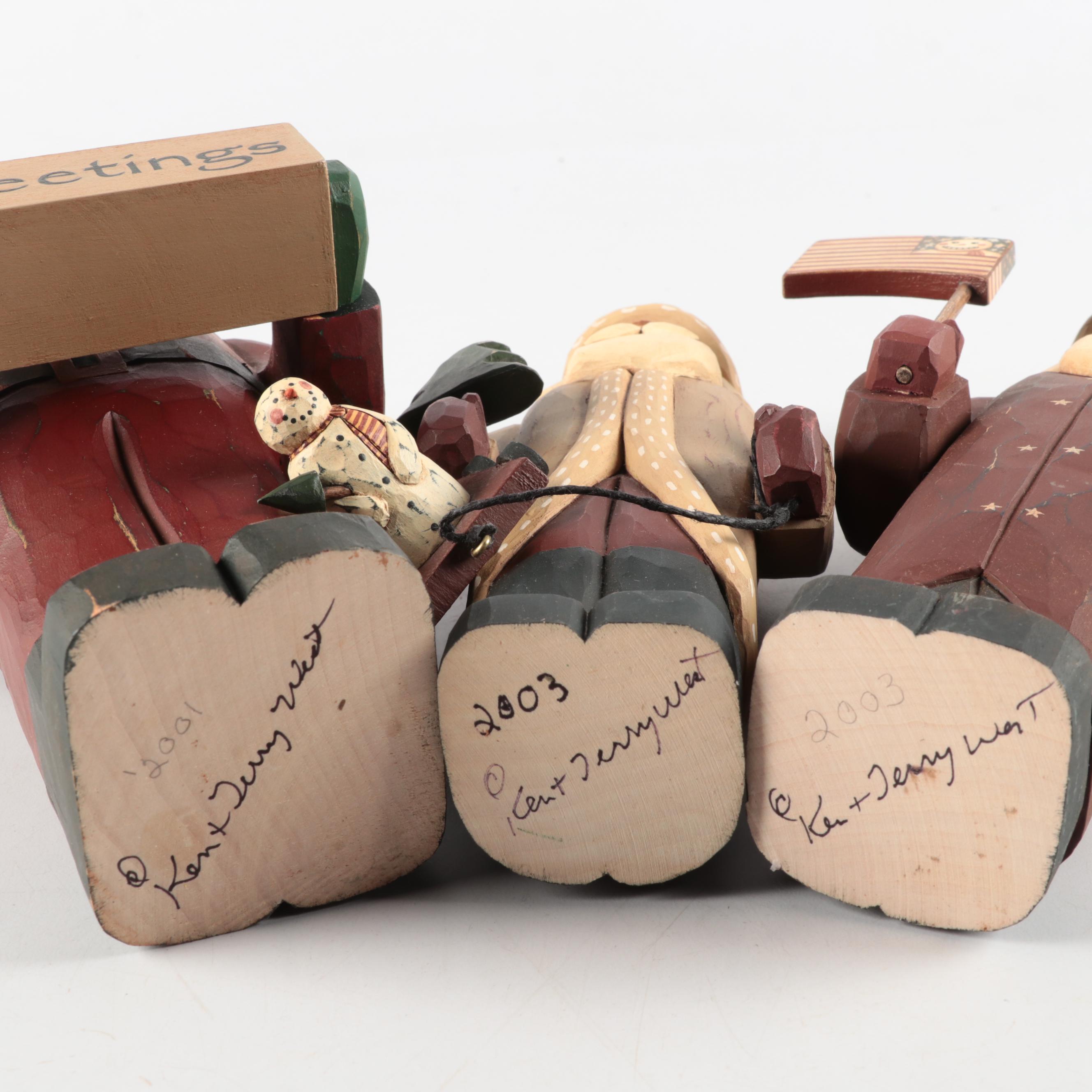 Hand-Crafted Santa Claus Figurines