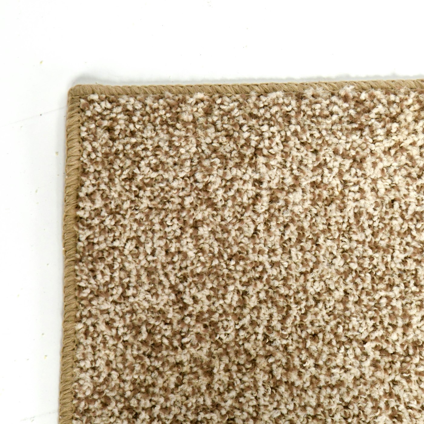 6' x 8' Machine Made Oatmeal Shag Area Rug | EBTH