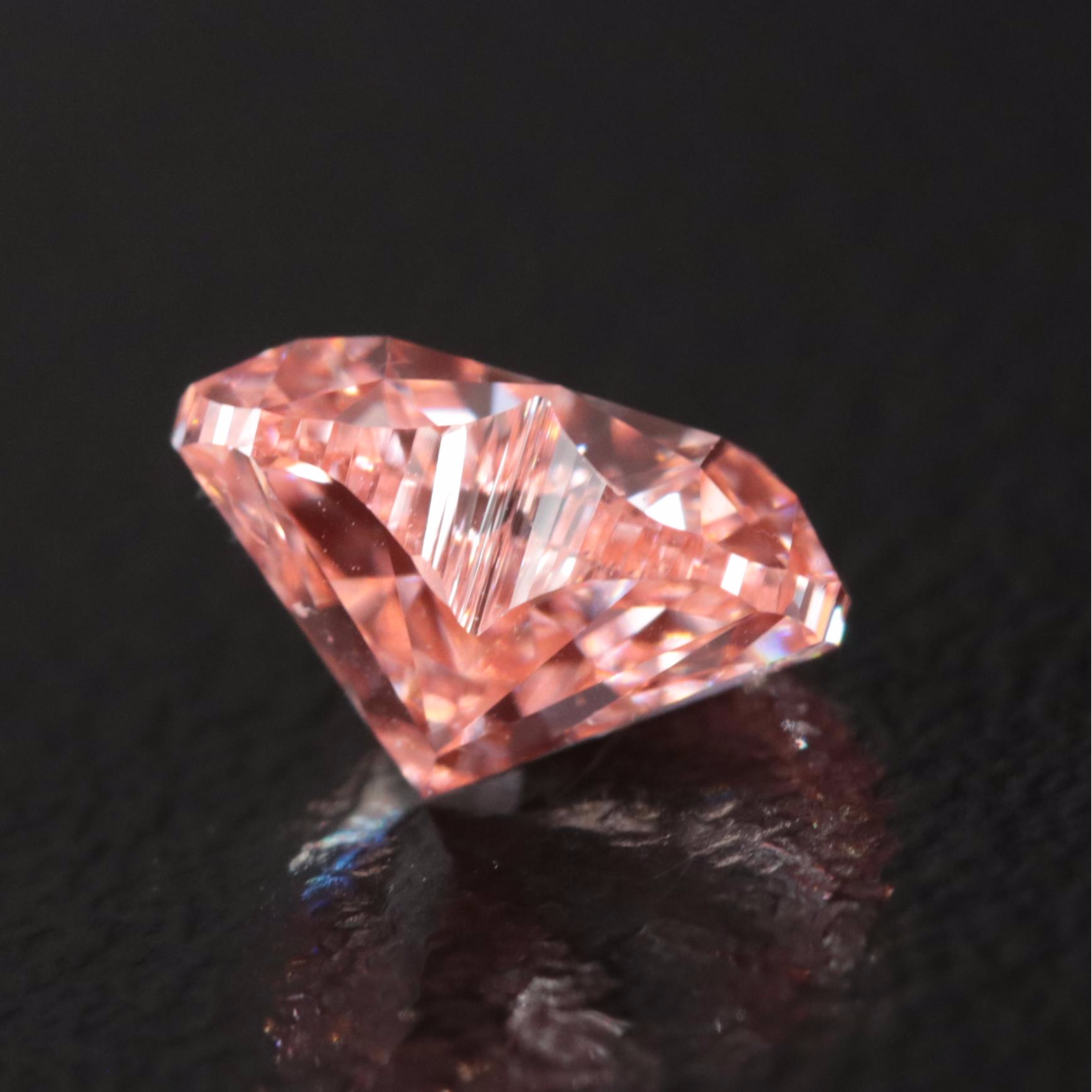 Loose 1.73 CT Fancy Pink Diamond