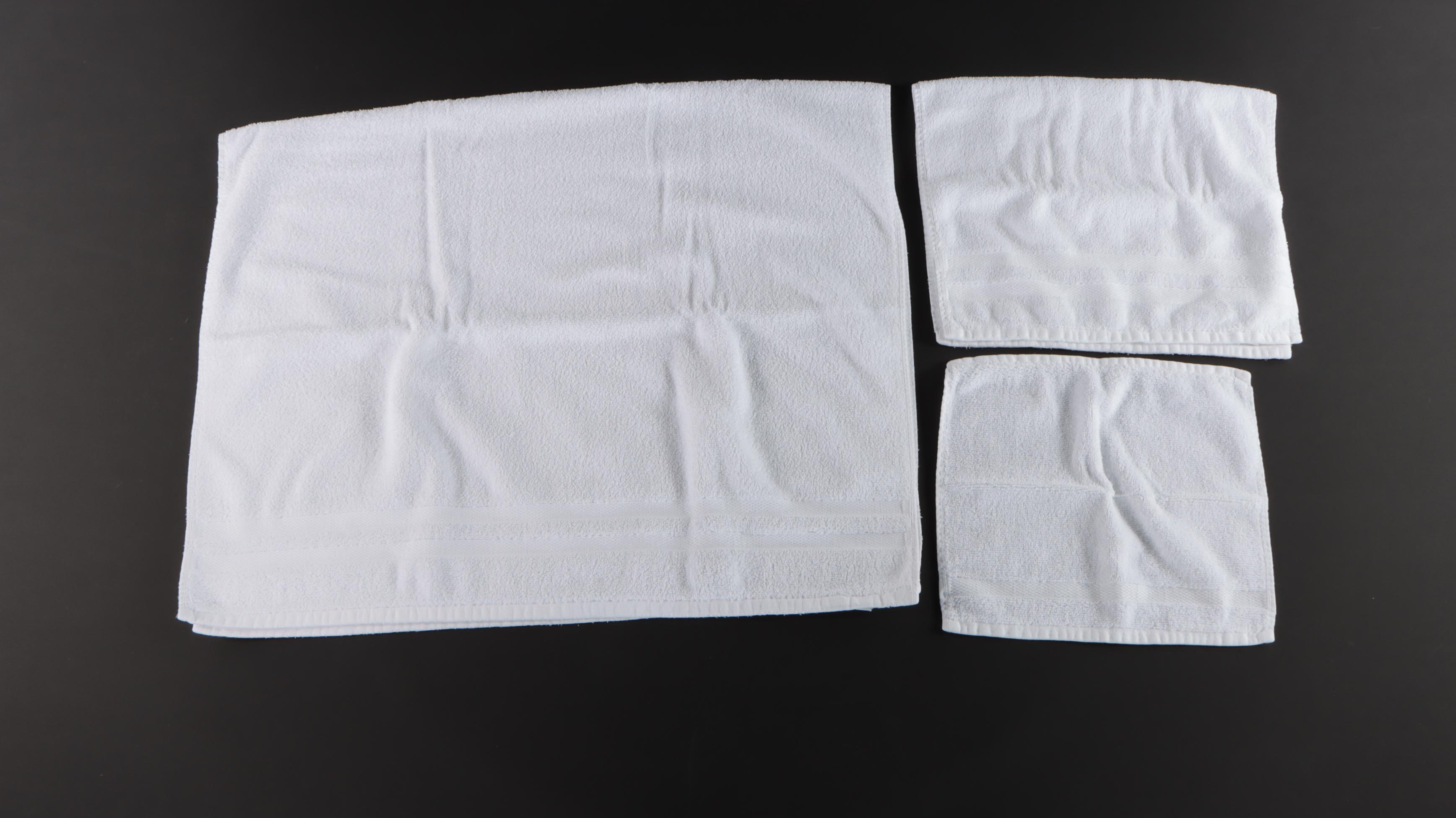 Grandeur Hospitality White Cotton Bath Towels and Hand Towels EBTH