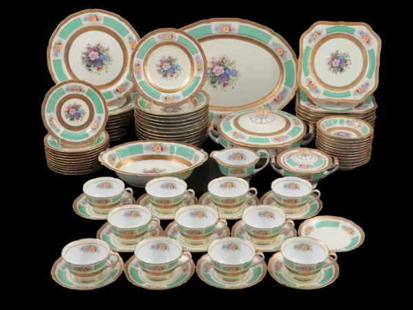 Classic Rugs, Art, Jewelry & Décor