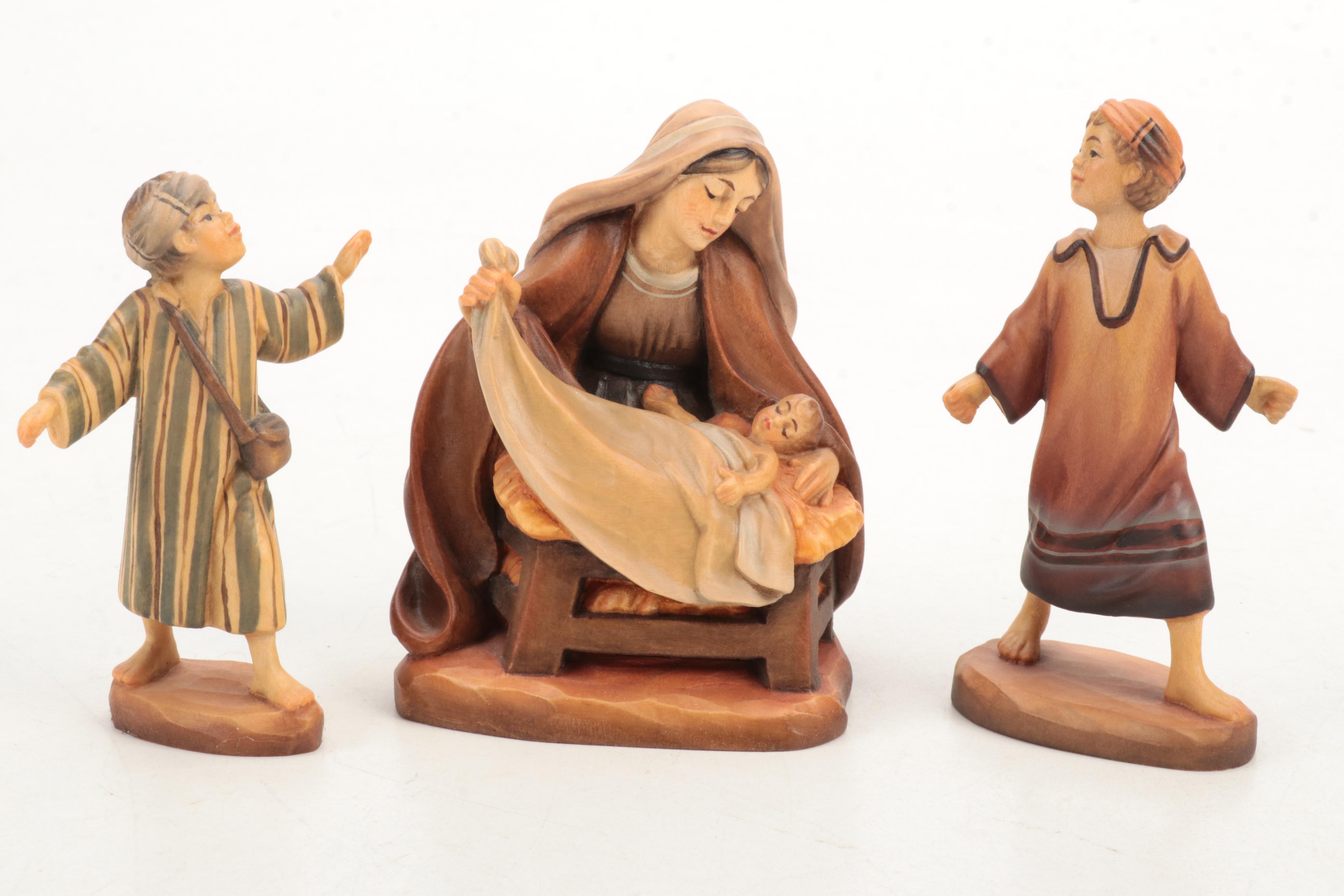 ANRI "The Vatican Library Collection" Carved Wood Nativity Figurines and Stable