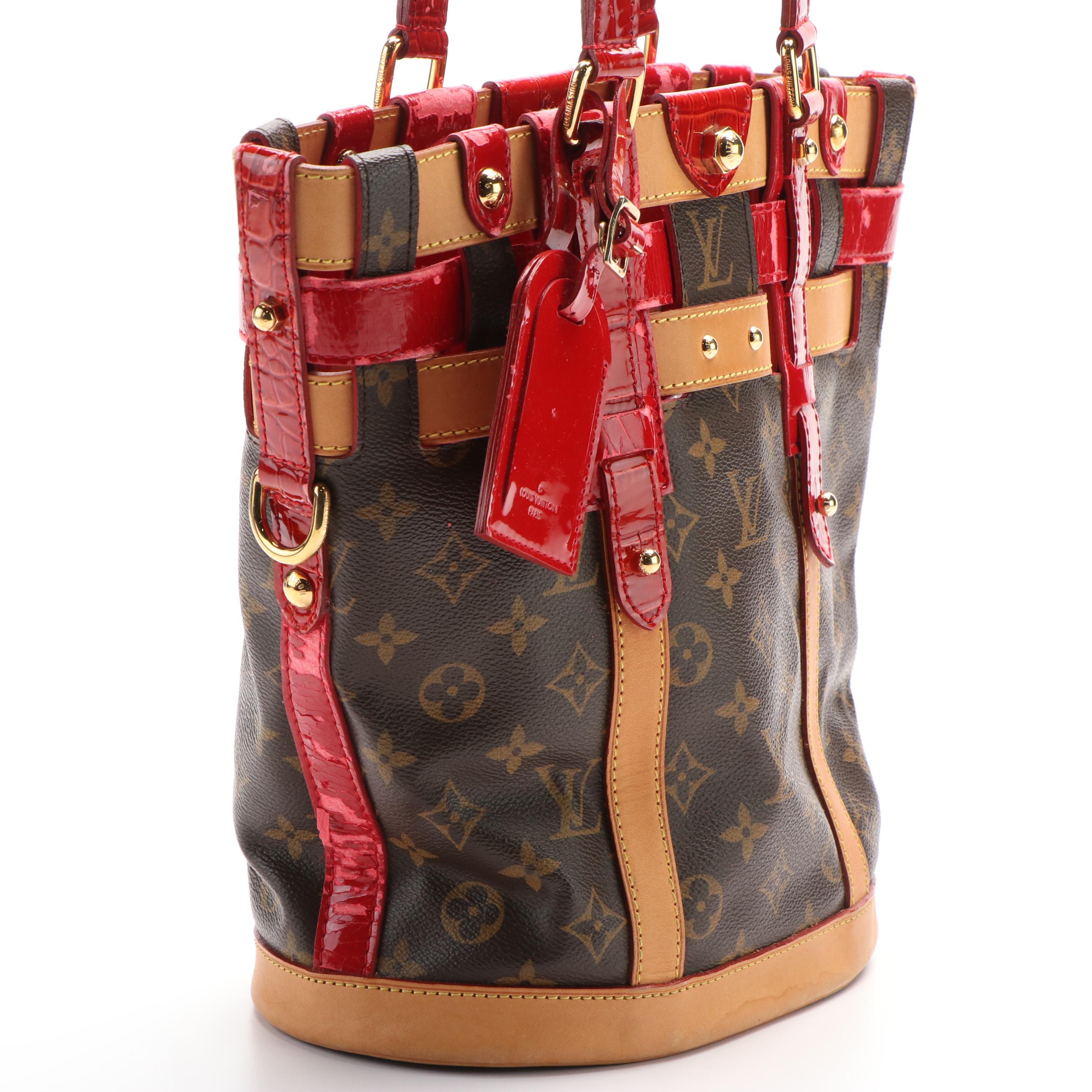 Louis Vuitton Neo Bucket Bag in Monogram Canvas and Rubis Patent Leather