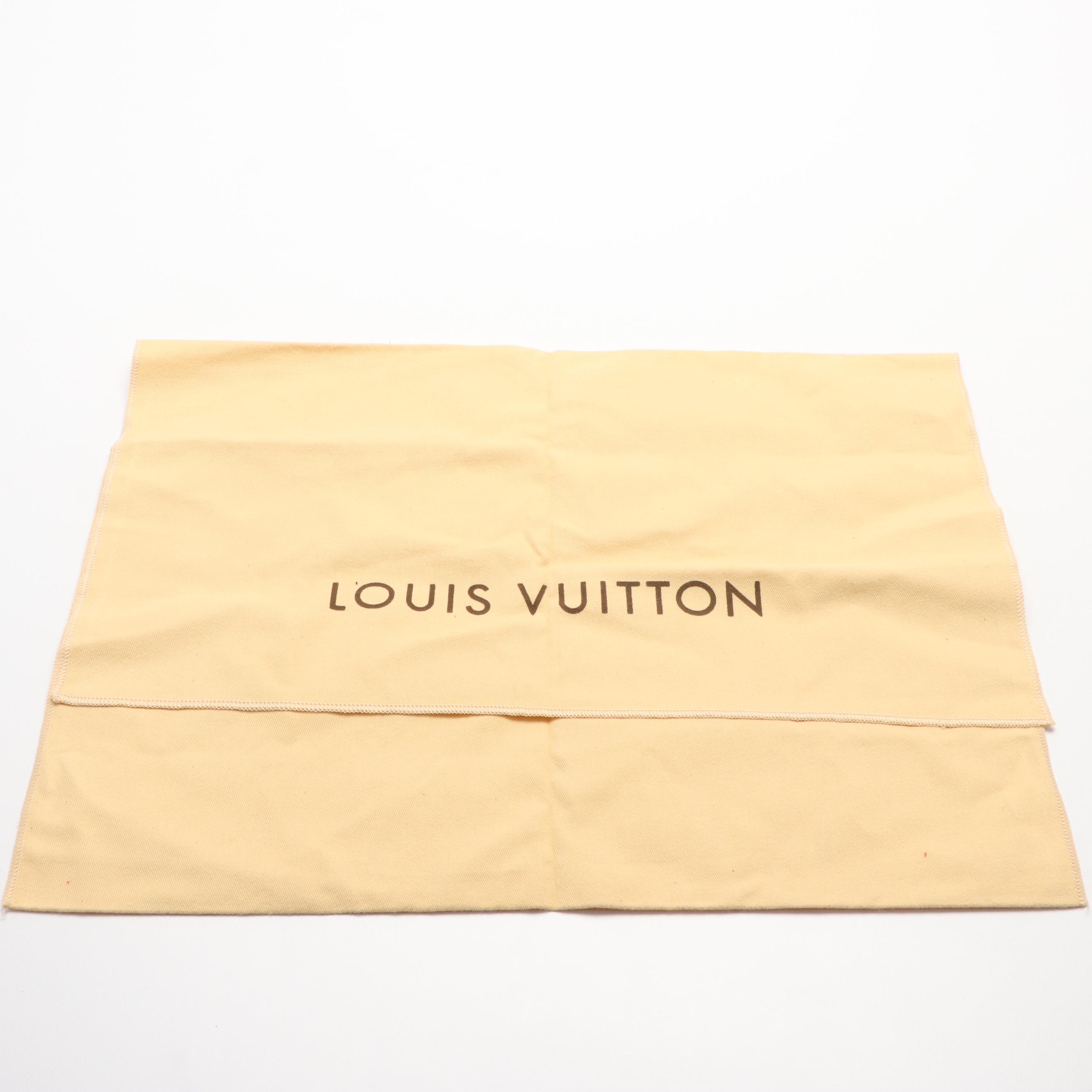 Louis Vuitton Neo Bucket Bag in Monogram Canvas and Rubis Patent Leather