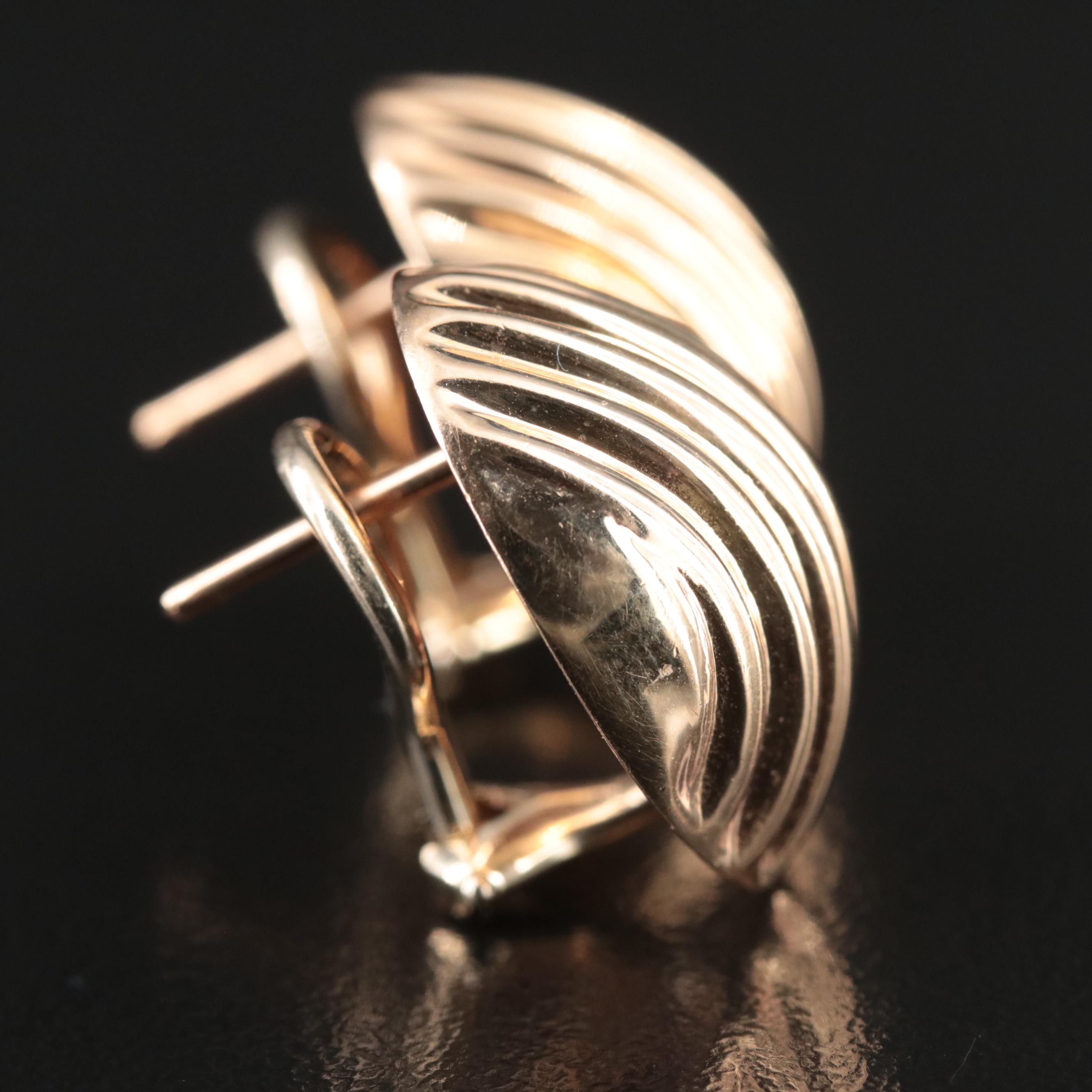 14K Fluted Button Earrings