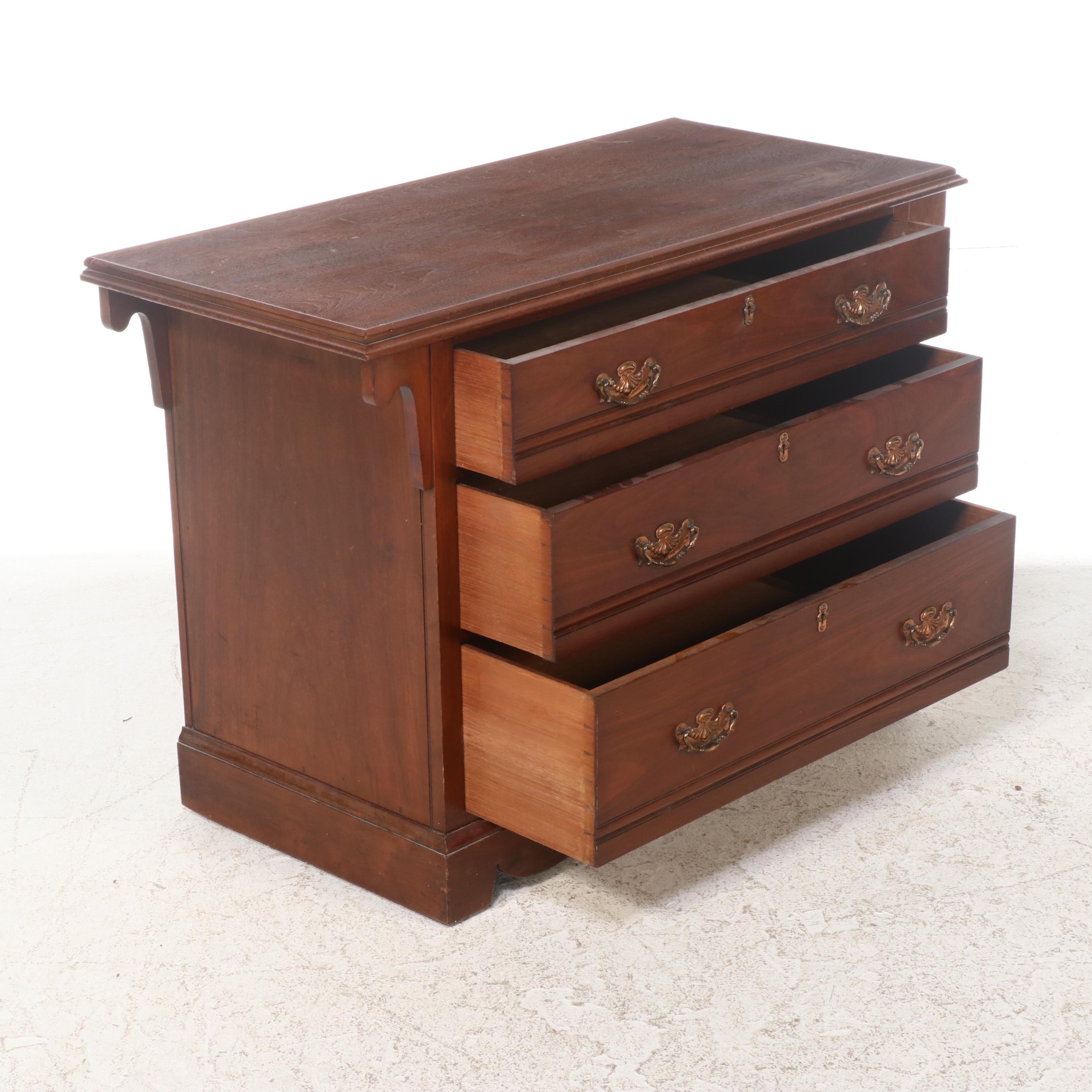 Victorian Style Mahogany Chest of Drawers, 20th Century