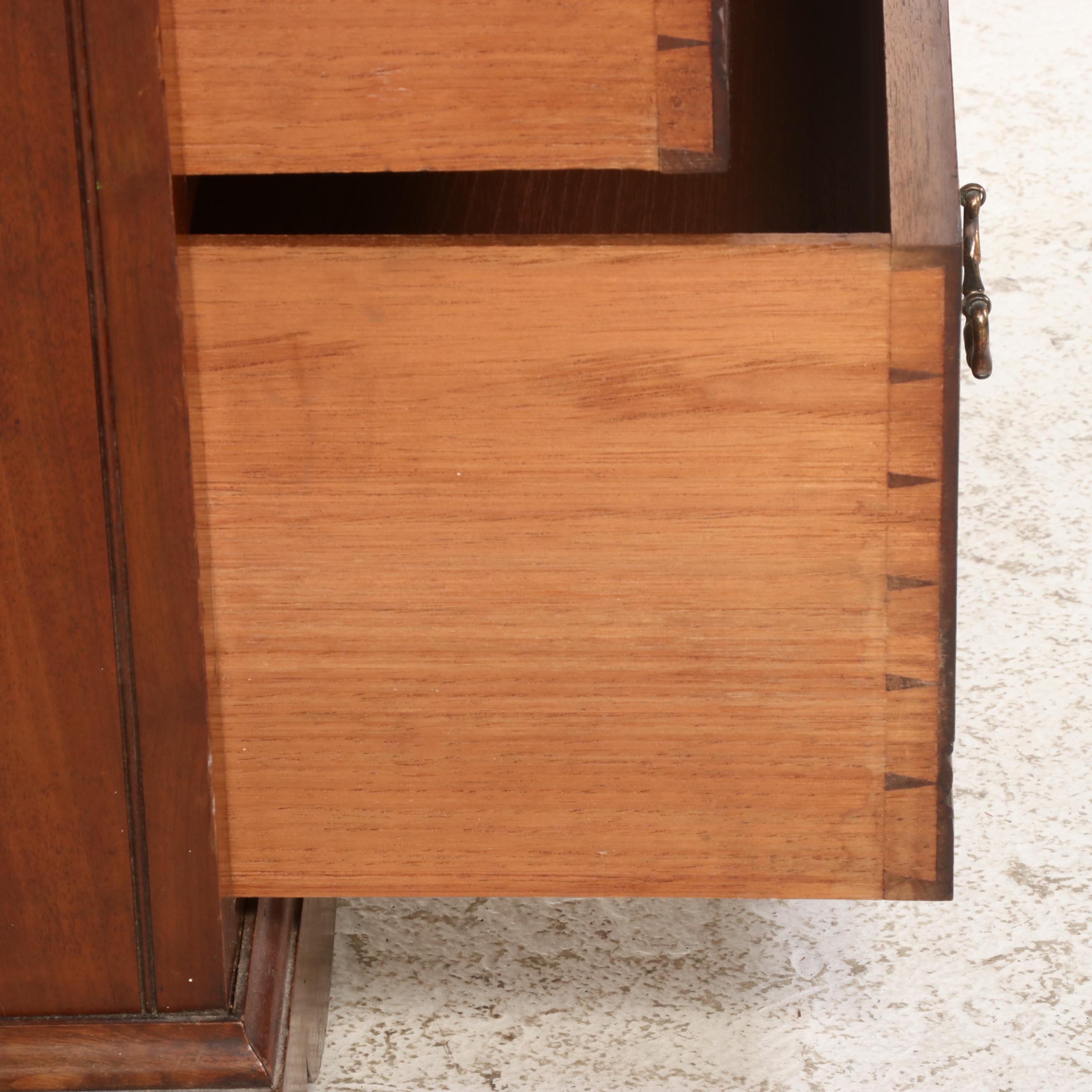 Victorian Style Mahogany Chest of Drawers, 20th Century