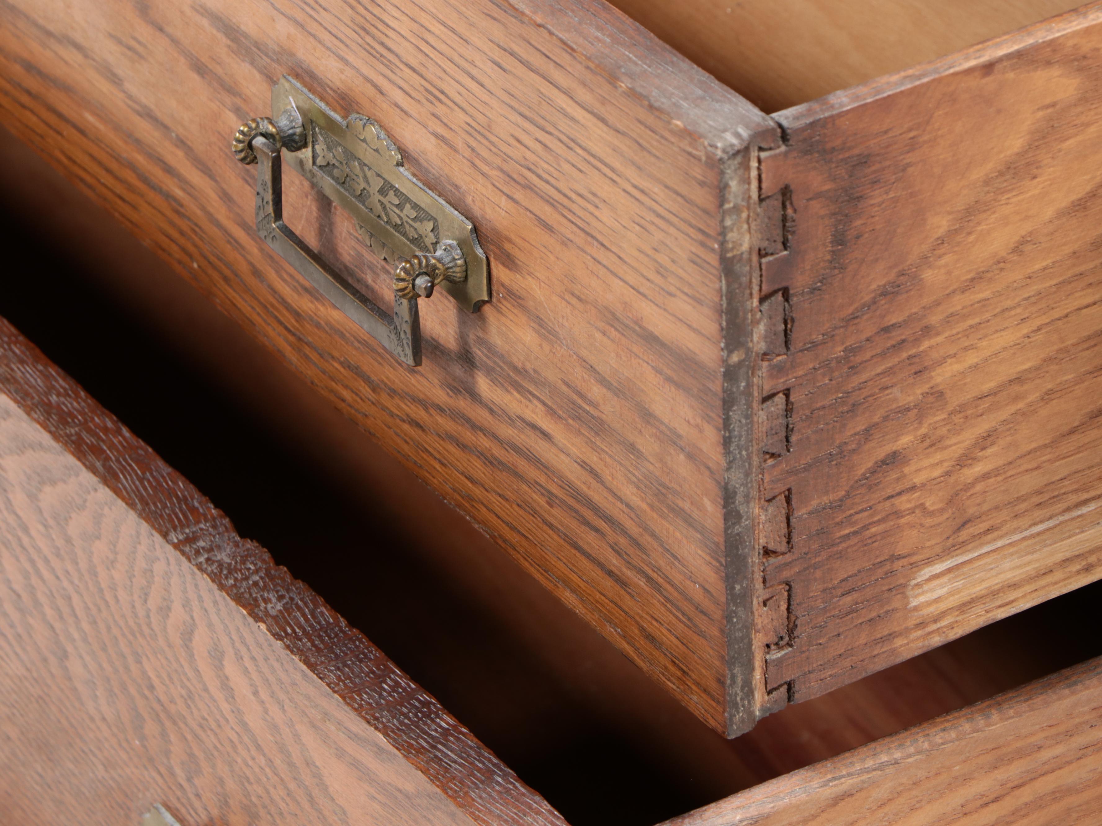 Late Victorian Oak Three-Drawer Chest, Early 20th Century