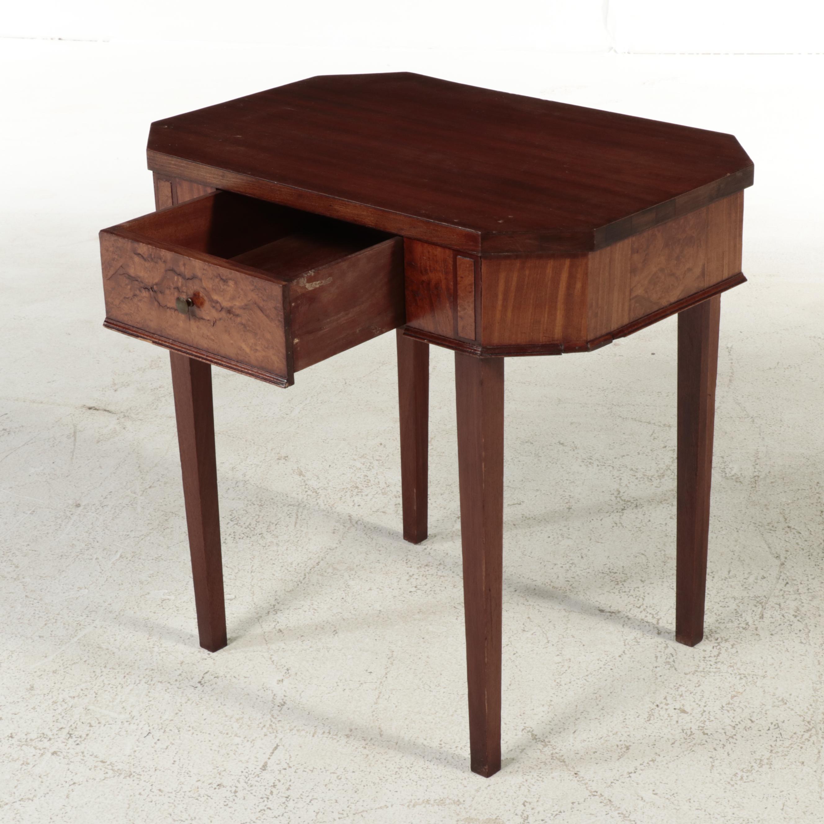 Hepplewhite Style Mahogany Side Table, Late 20th Century