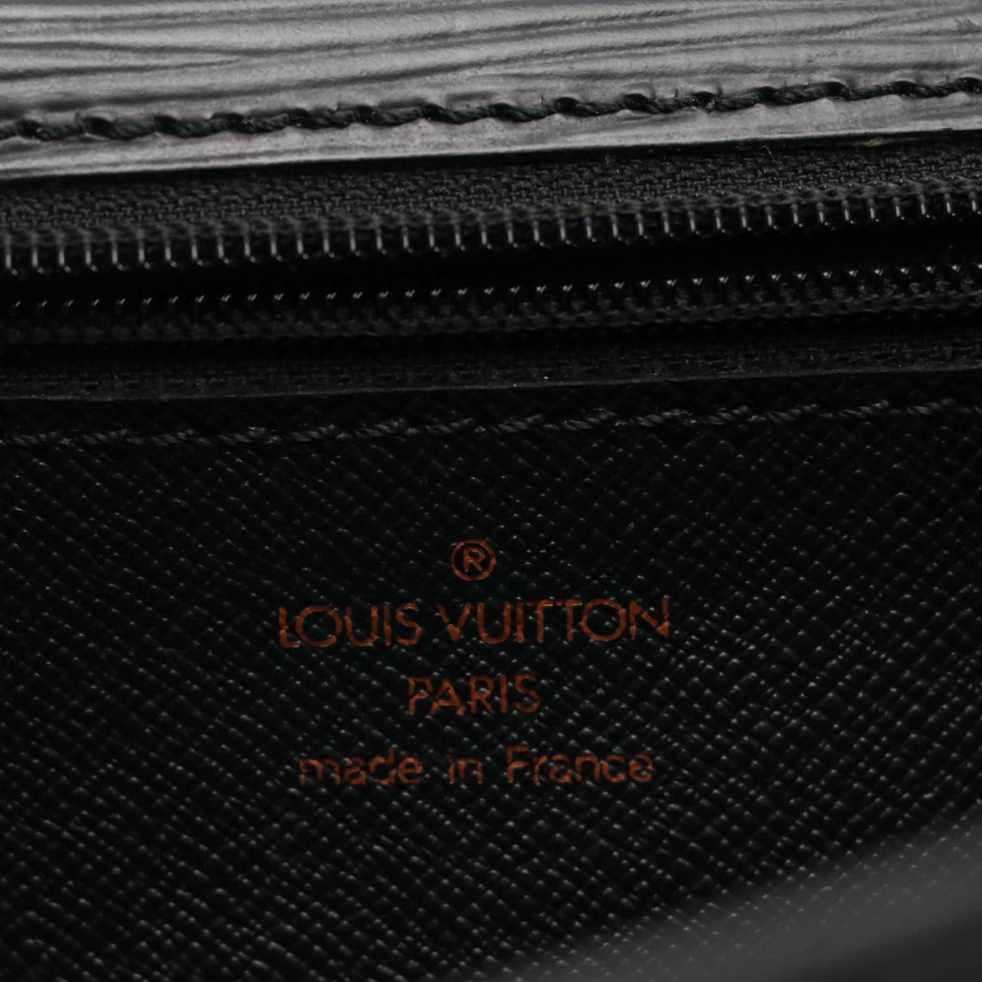 Louis Vuitton Black Epi Leather Chaillot Clutch