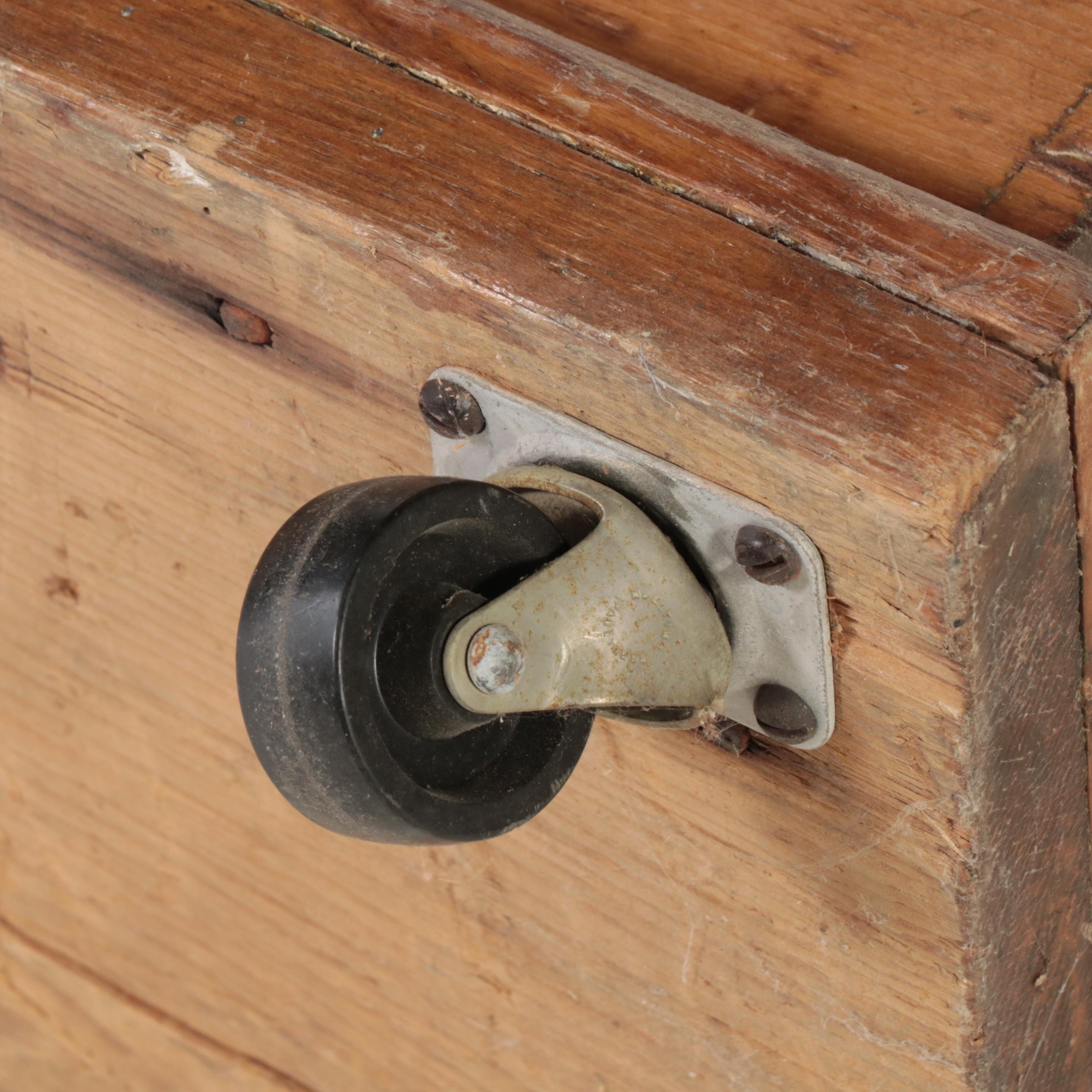 American Primitive Pine Blanket Chest, Mid to Late 19th Century