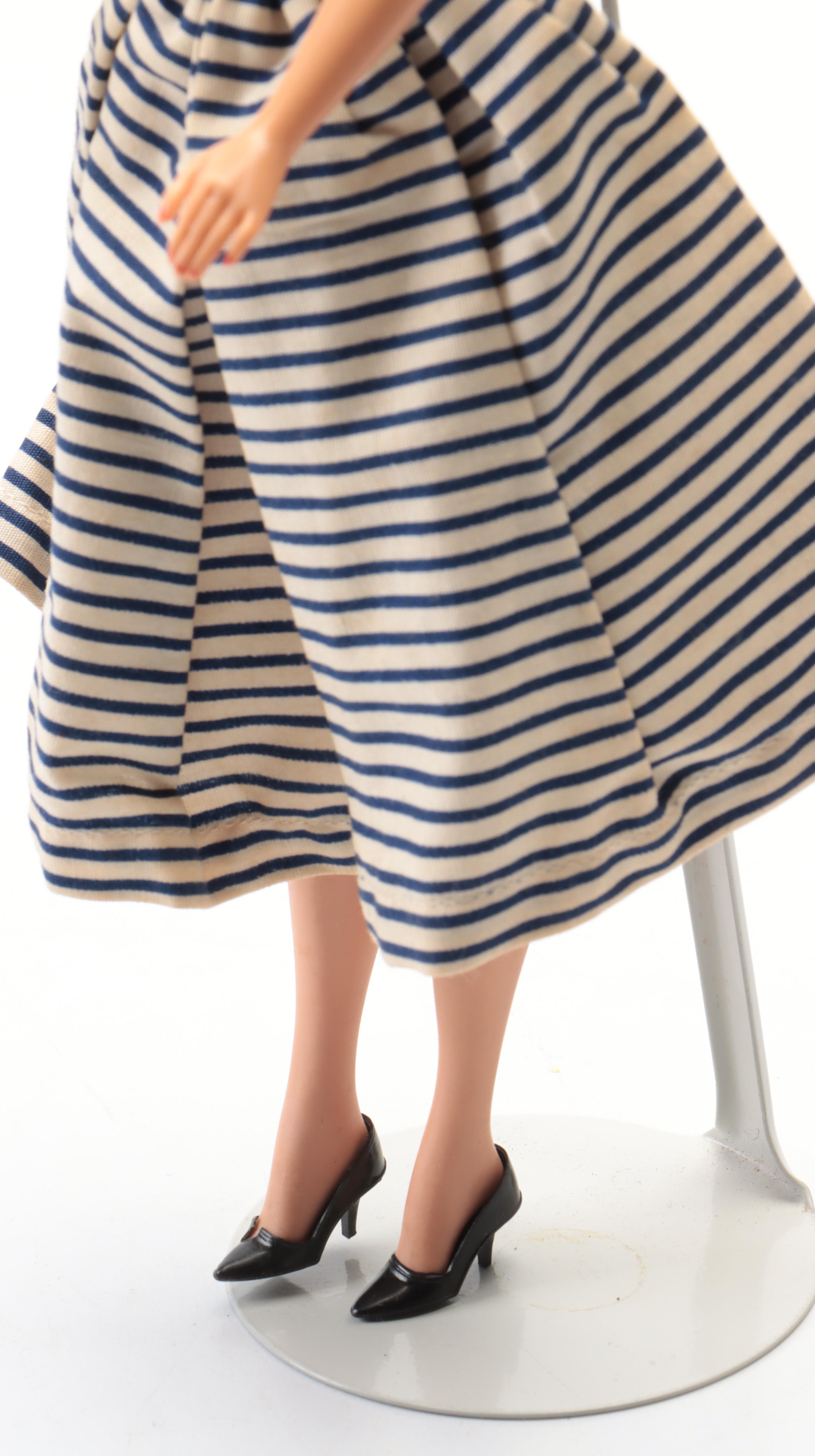 Mattel Wig Wardrobe Midge with Wigs and Stand