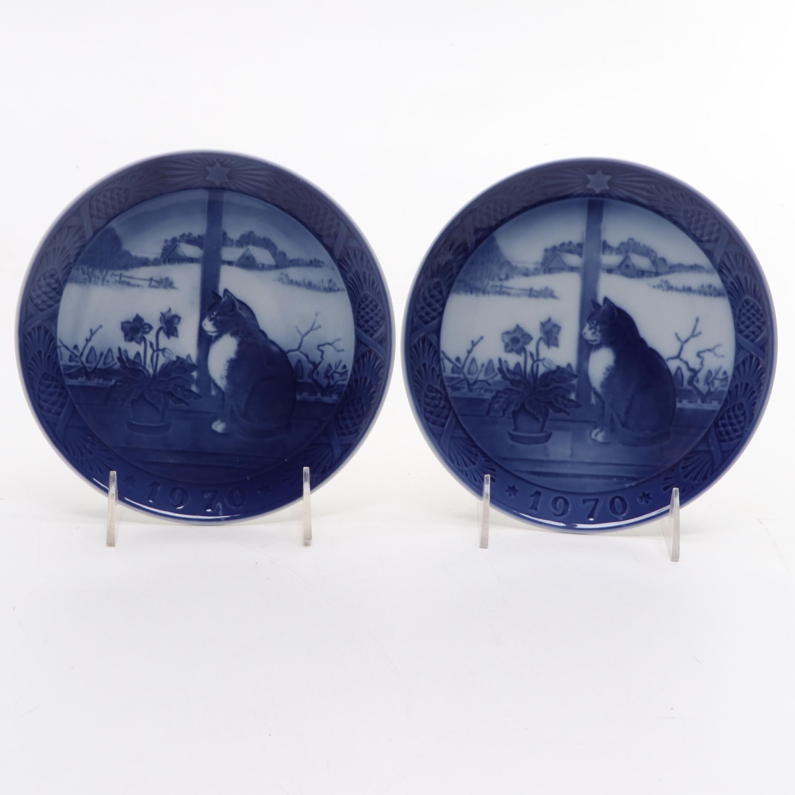 Terry Johnson Art Pottery Terracotta Tile with Other Cat Themed Décor