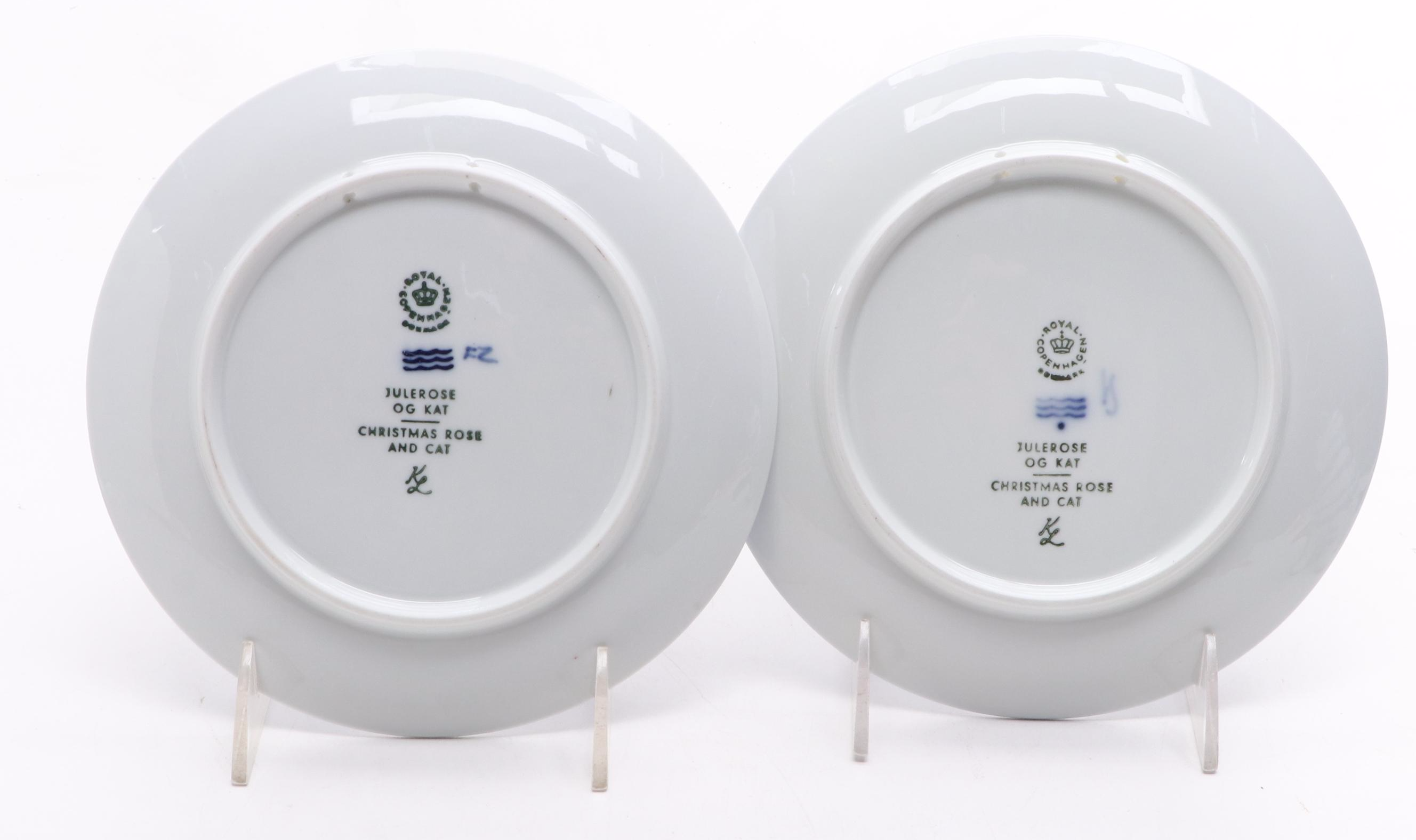 Terry Johnson Art Pottery Terracotta Tile with Other Cat Themed Décor