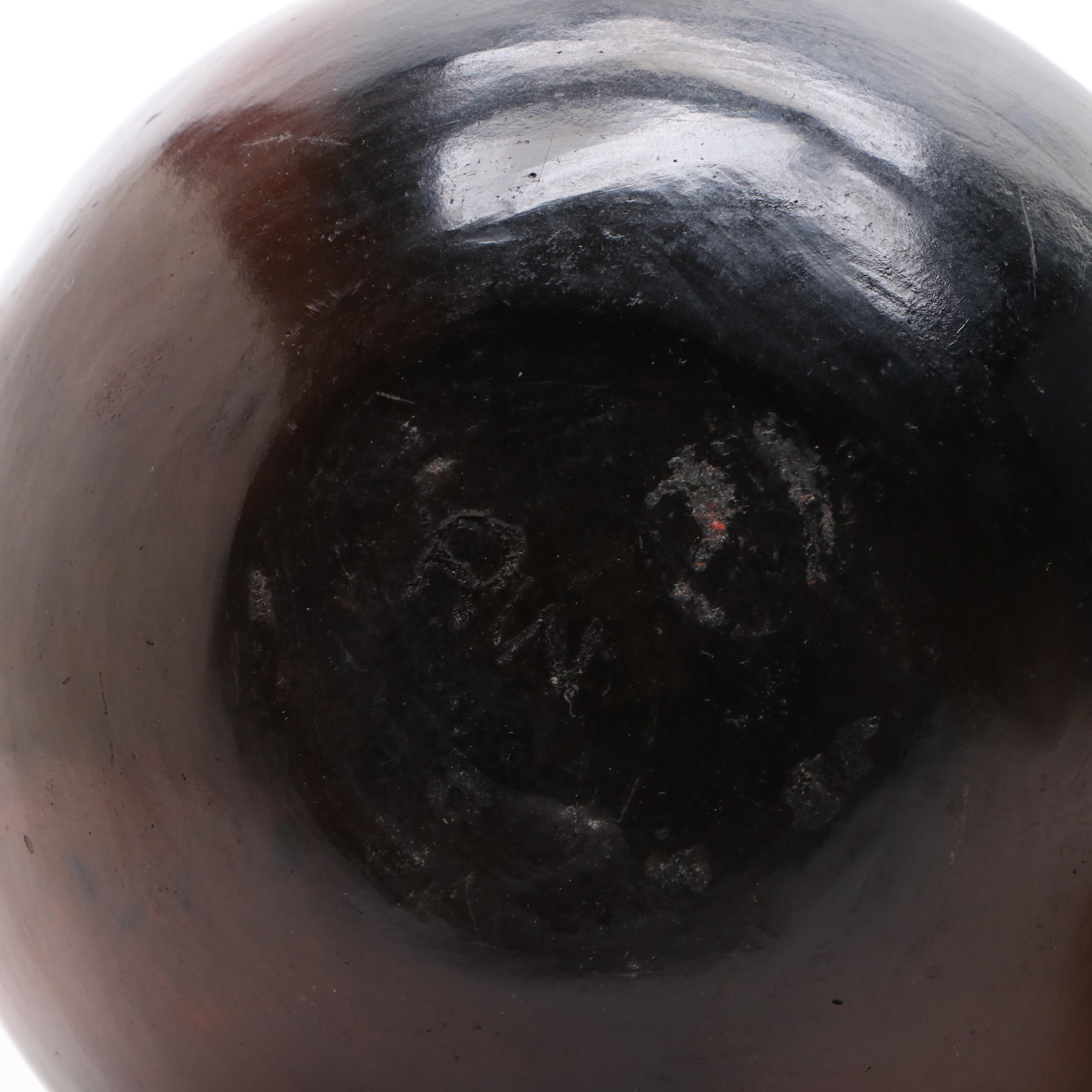 Signed Diné Navajo Pottery Jars