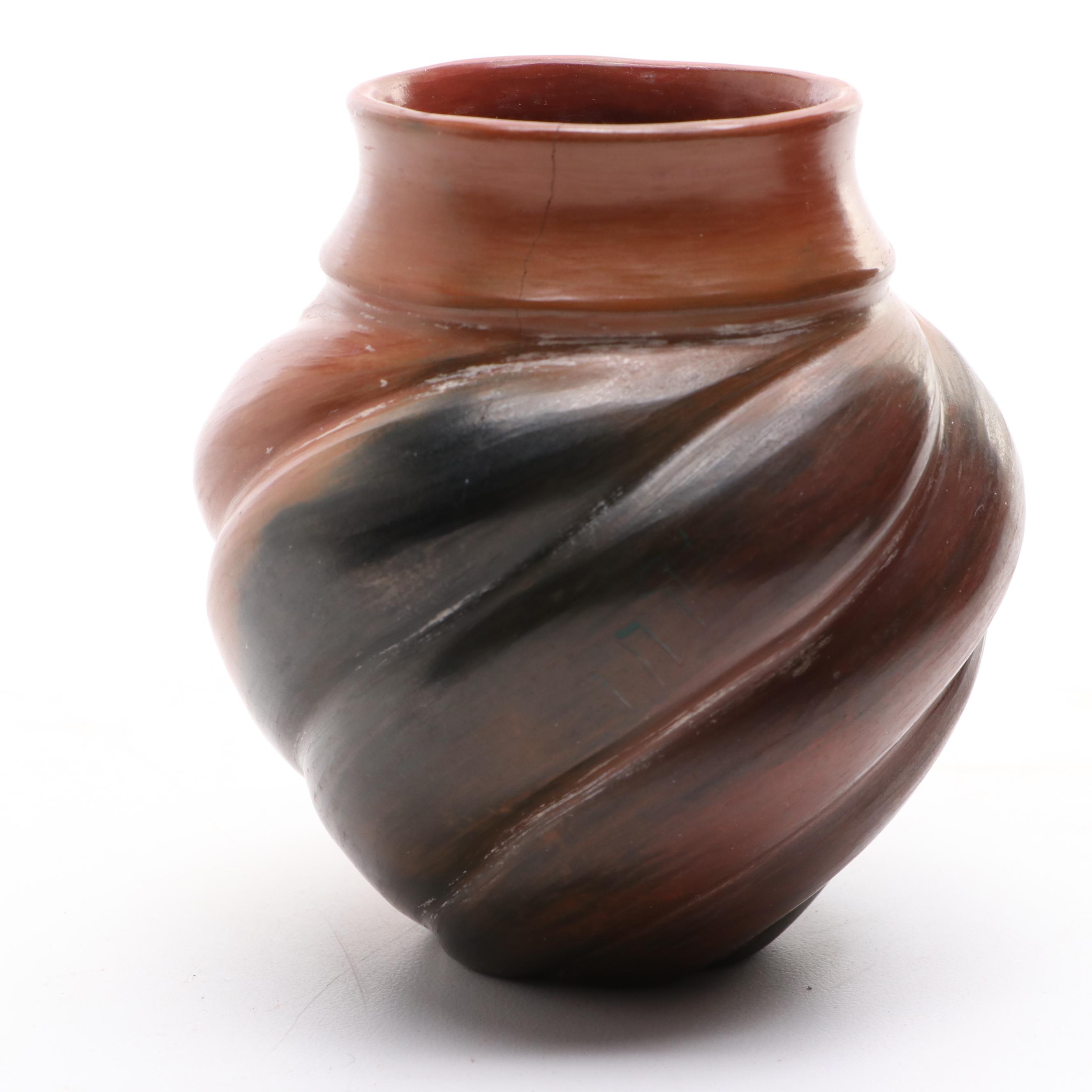 Signed Diné Navajo Pottery Jars