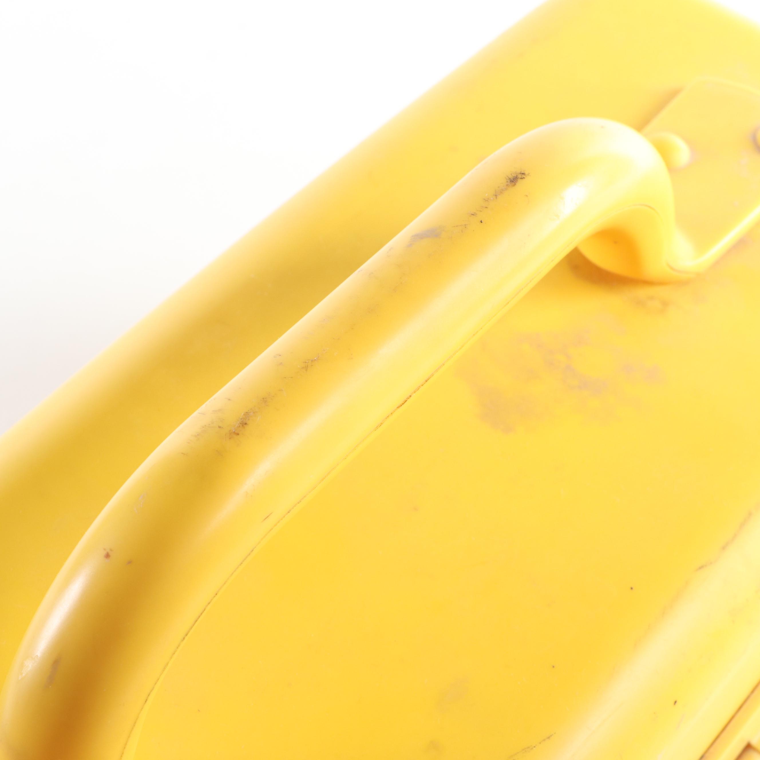 Telemania Jeep Wrangler Water Resistant Boombox With Radio/CD/Cassette Player