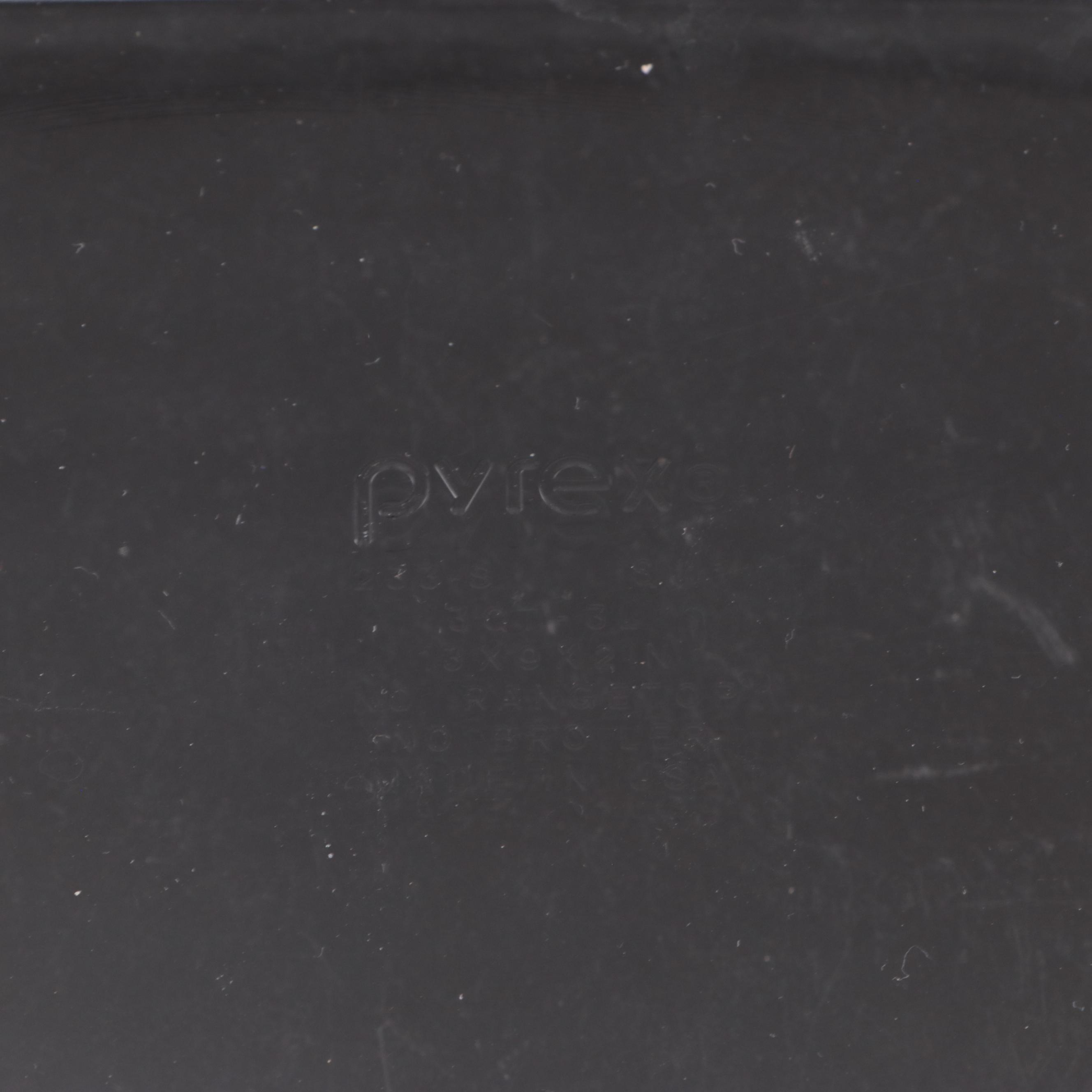 Pyrex Portable Bowls and Casserole Dish with More Pyrex Picnic Supplies