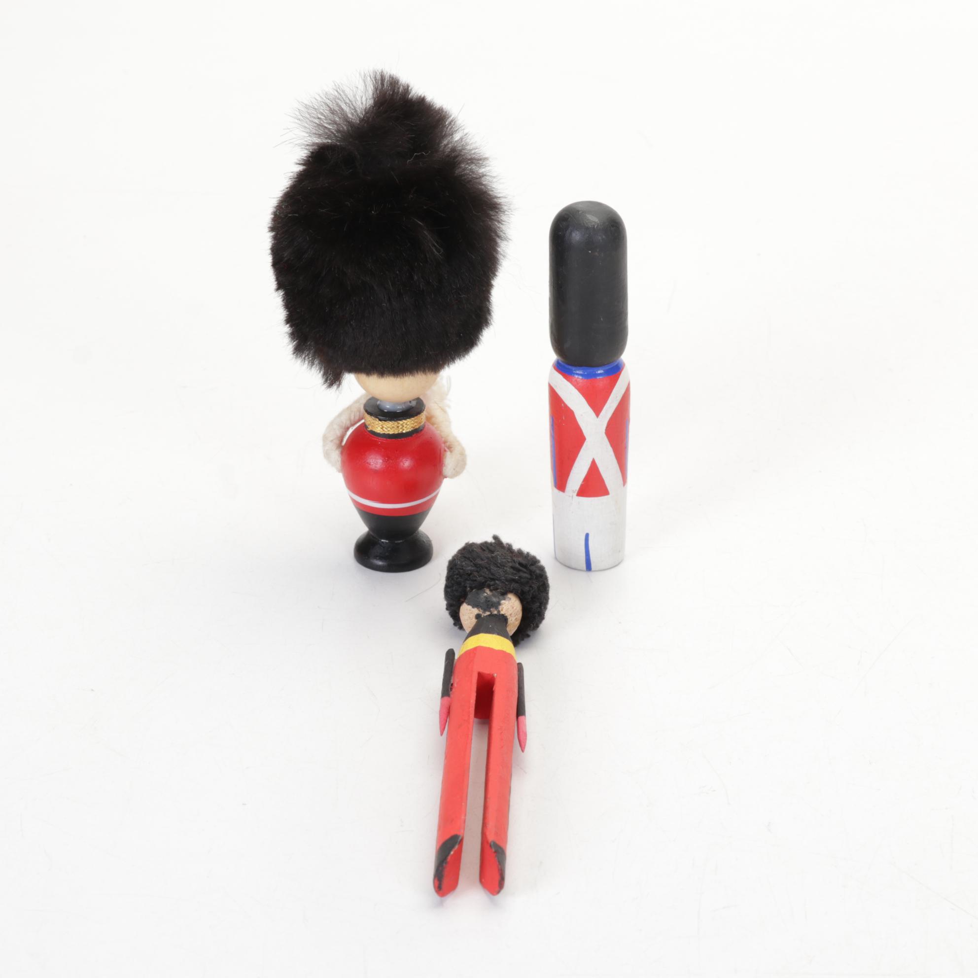 Christmas Collection With Illuminated Ceramic Tree, Two Santa Lanterns and More