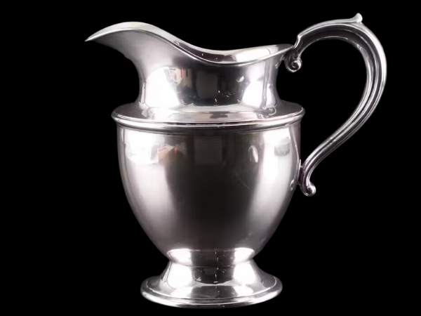 Classic Furniture, Hand-Knotted Carpets, Jewelry & Décor