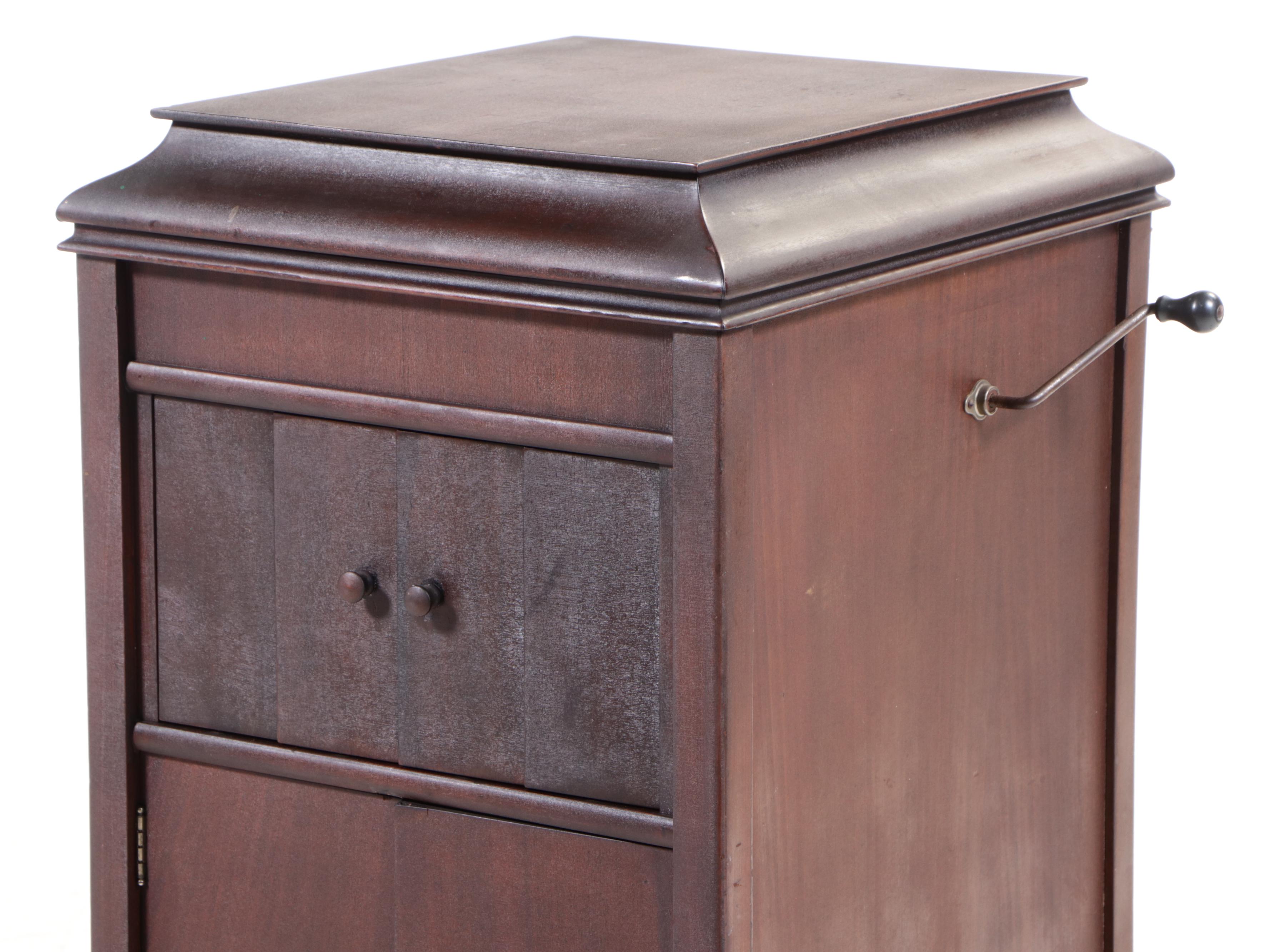 Columbia Grafonola Mahogany Phonograph, Early 20th Century