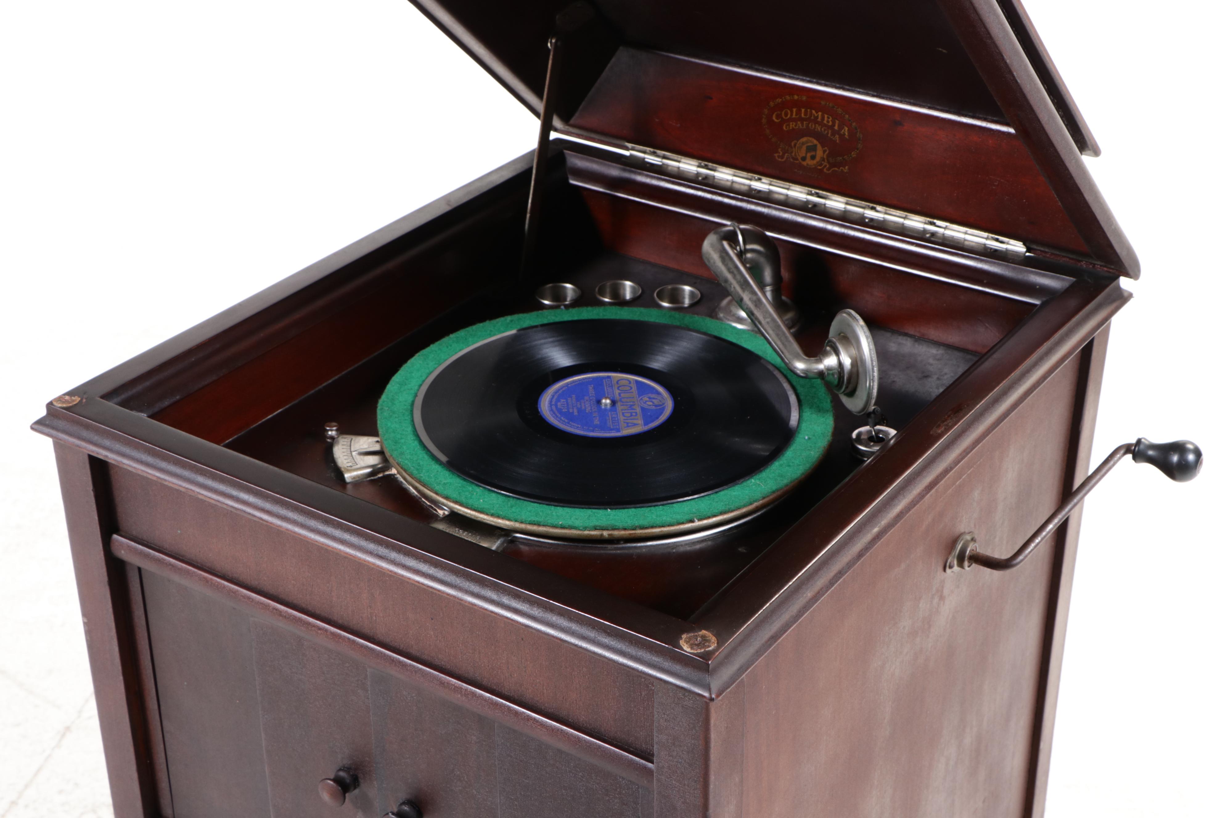 Columbia Grafonola Mahogany Phonograph, Early 20th Century