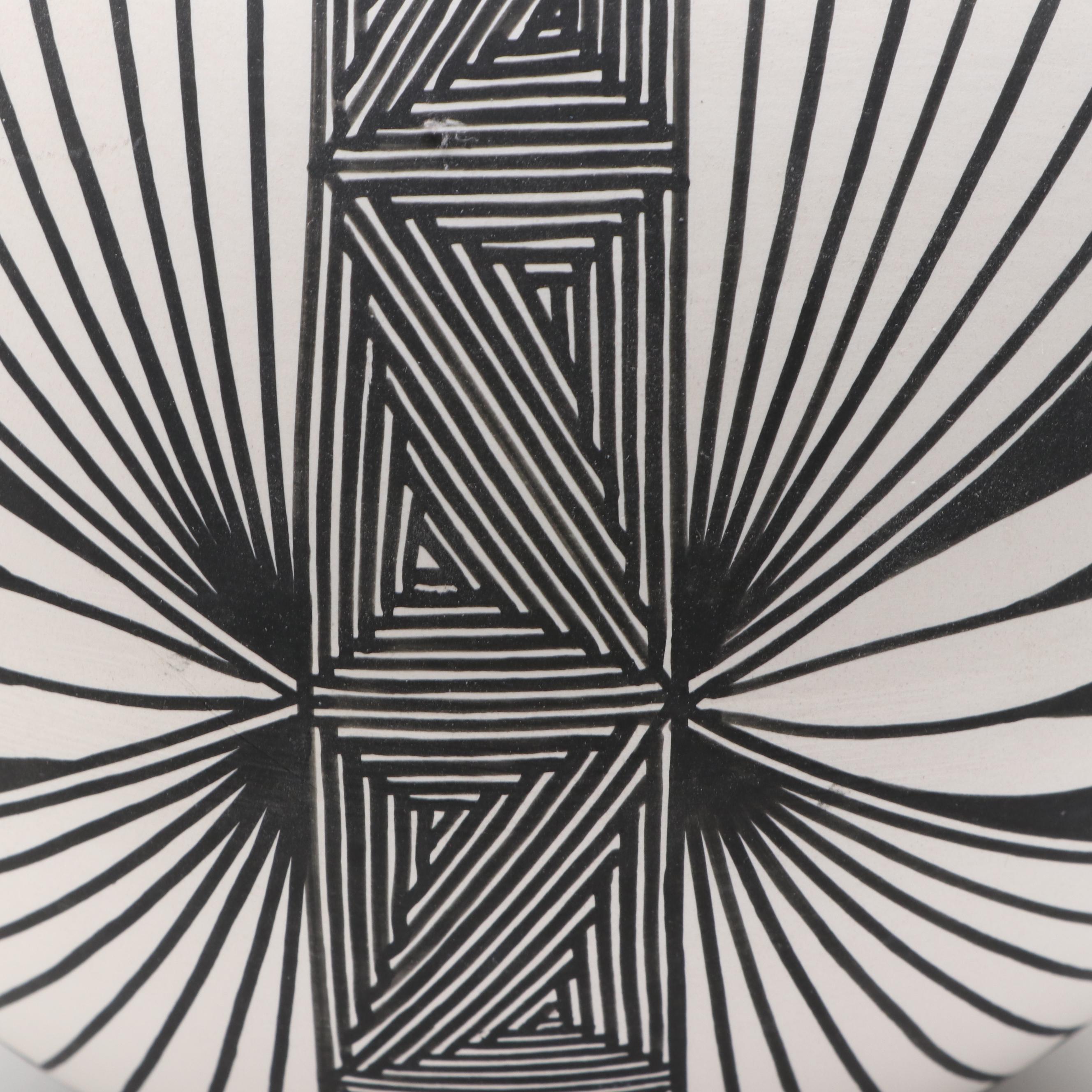 Acoma Pueblo Style Handcrafted Fine Line Ceramic Seed Pot