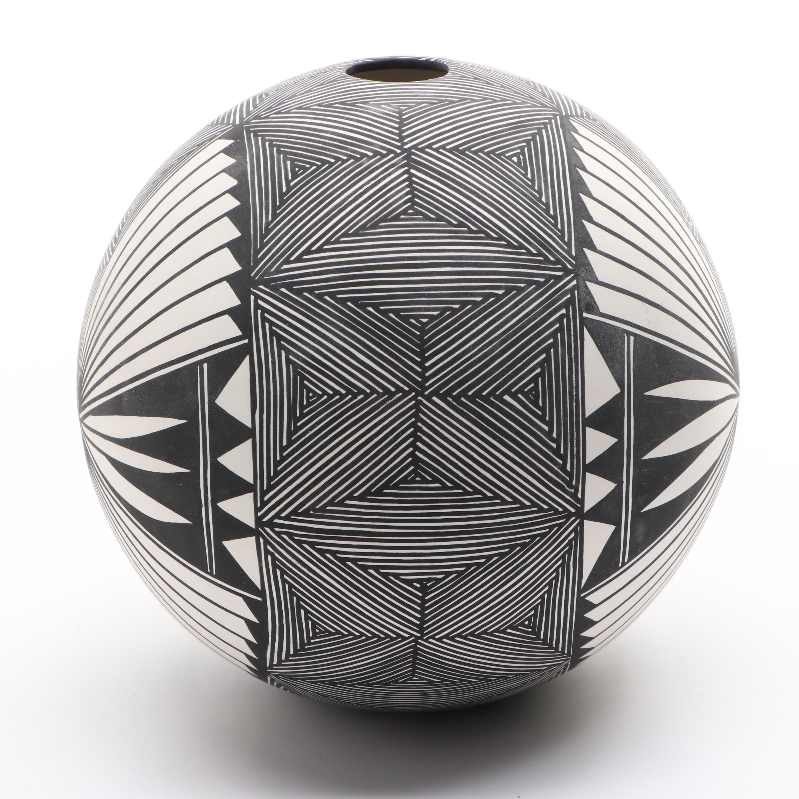 Acoma Pueblo Style Handcrafted Fine Line Ceramic Seed Pot