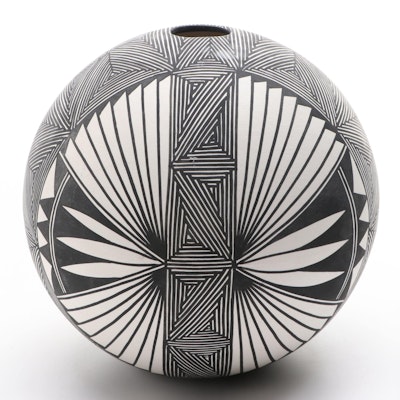 Acoma Pueblo Style Handcrafted Fine Line Ceramic Seed Pot