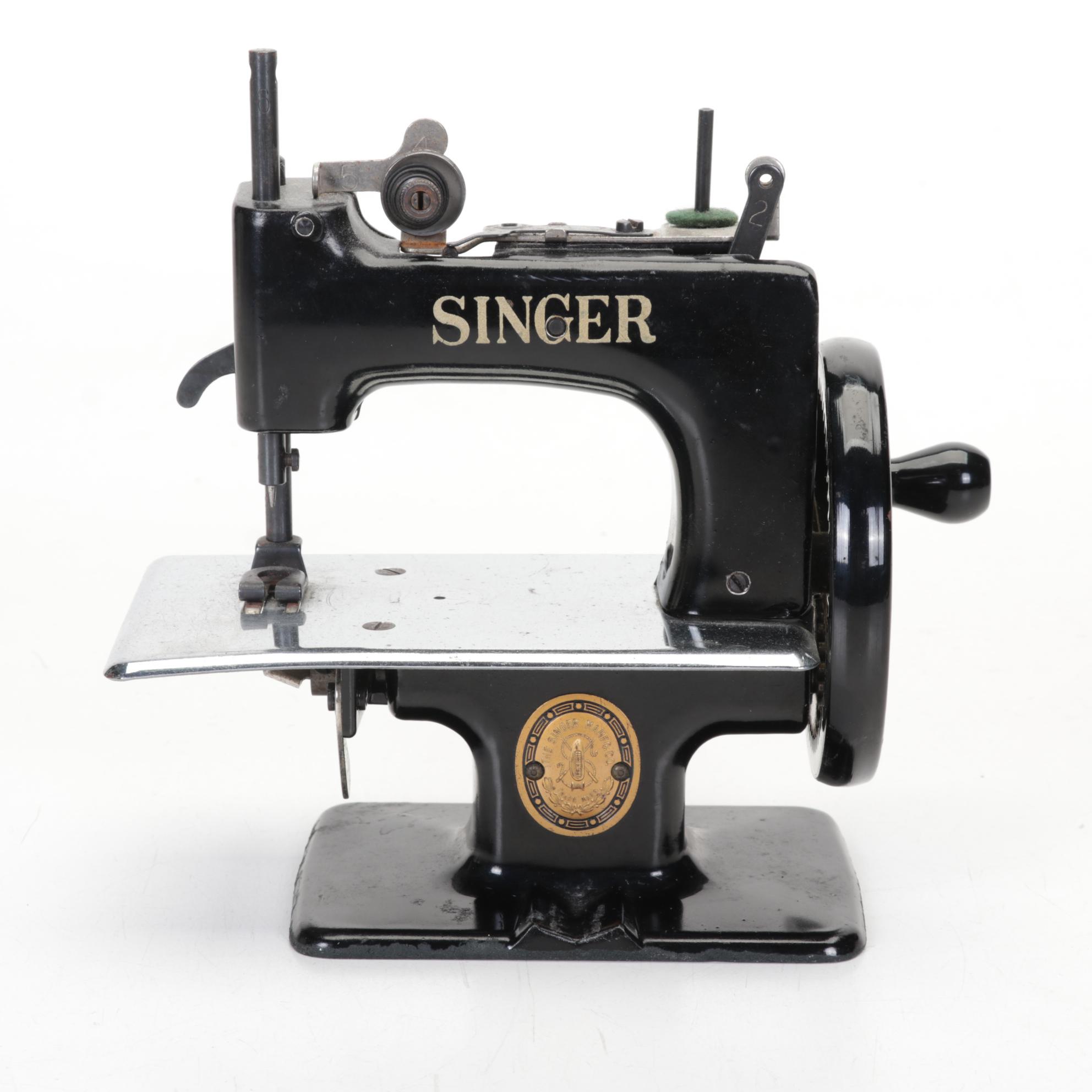 Singer Child's Toy Sewing Machine, Vintage
