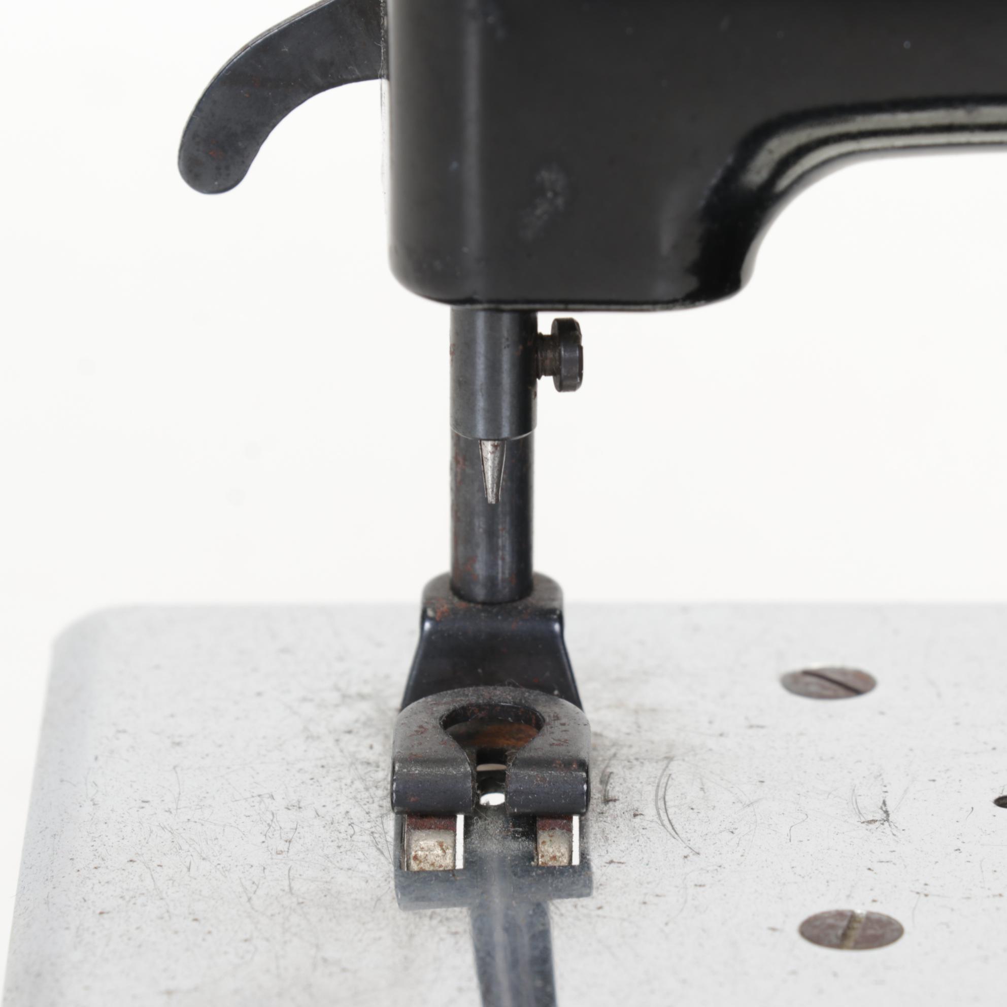 Singer Child's Toy Sewing Machine, Vintage