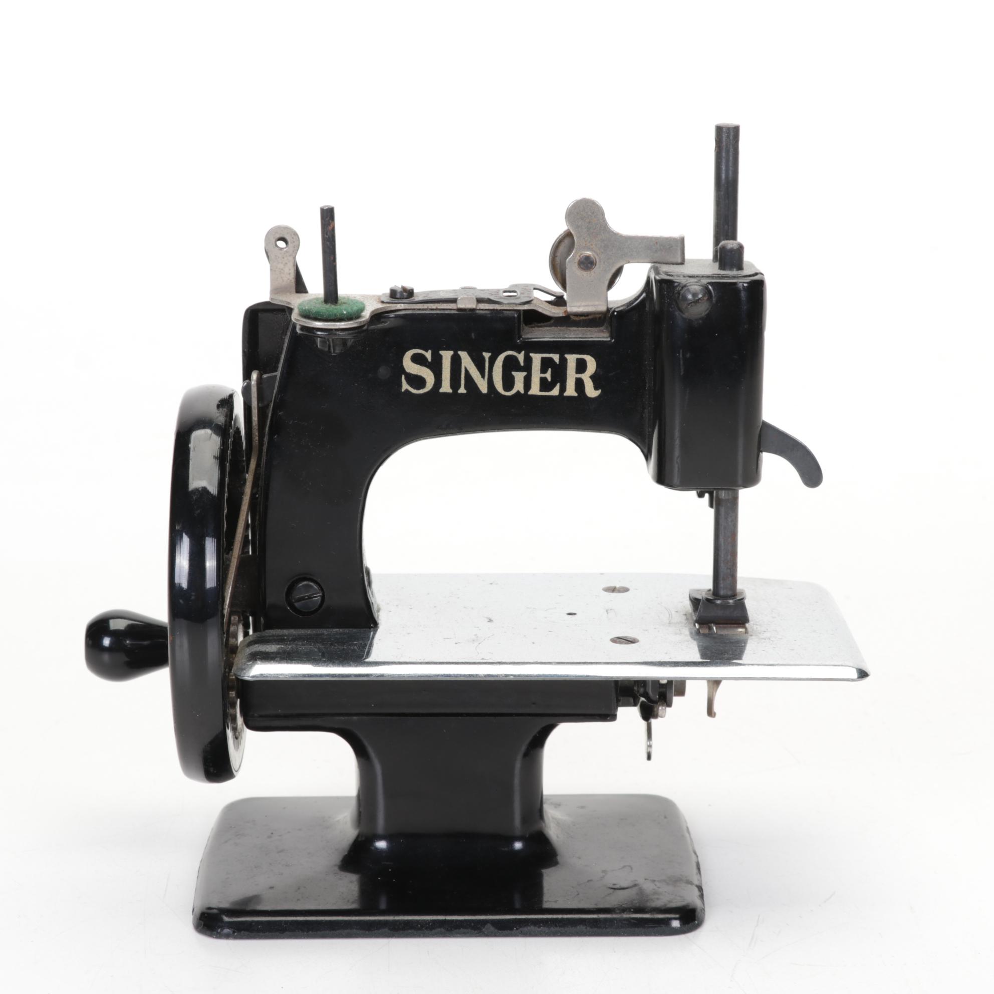 Singer Child's Toy Sewing Machine, Vintage