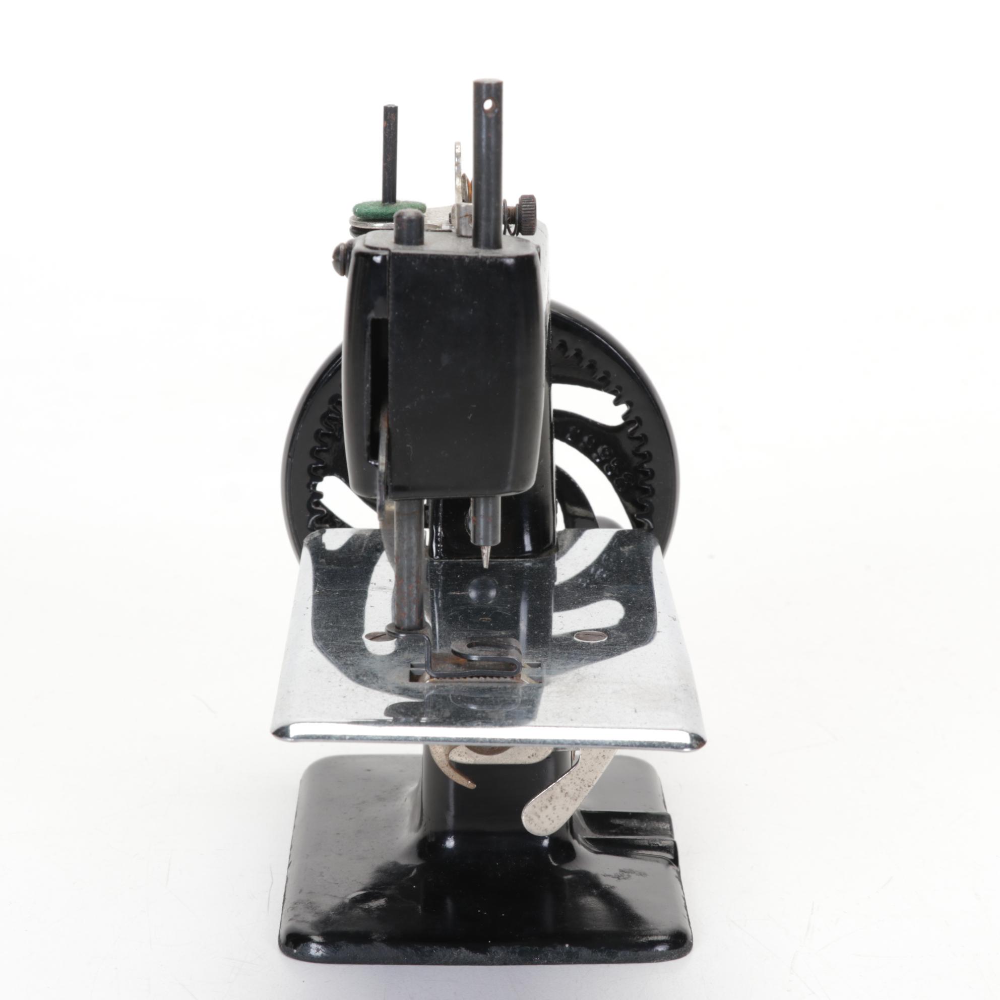 Singer Child's Toy Sewing Machine, Vintage