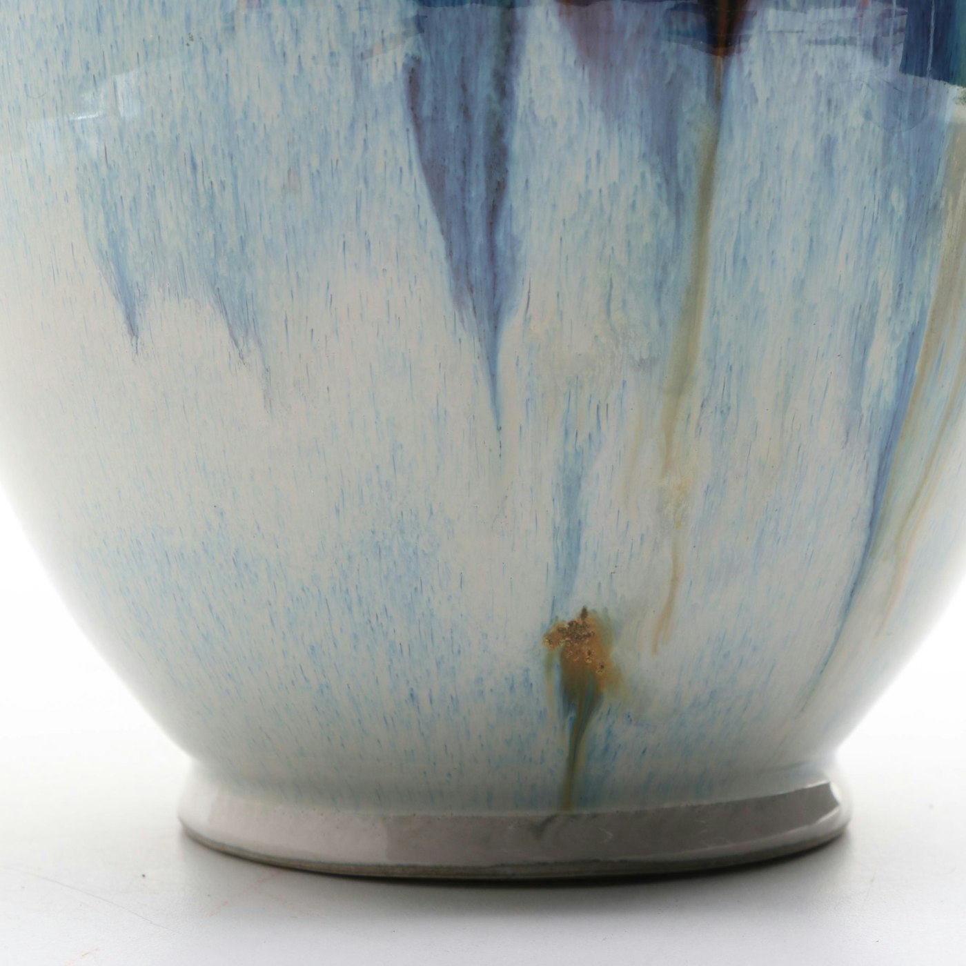 Ulla Merz Wheel Thrown Glazed Porcelain Art Pottery Vase | EBTH