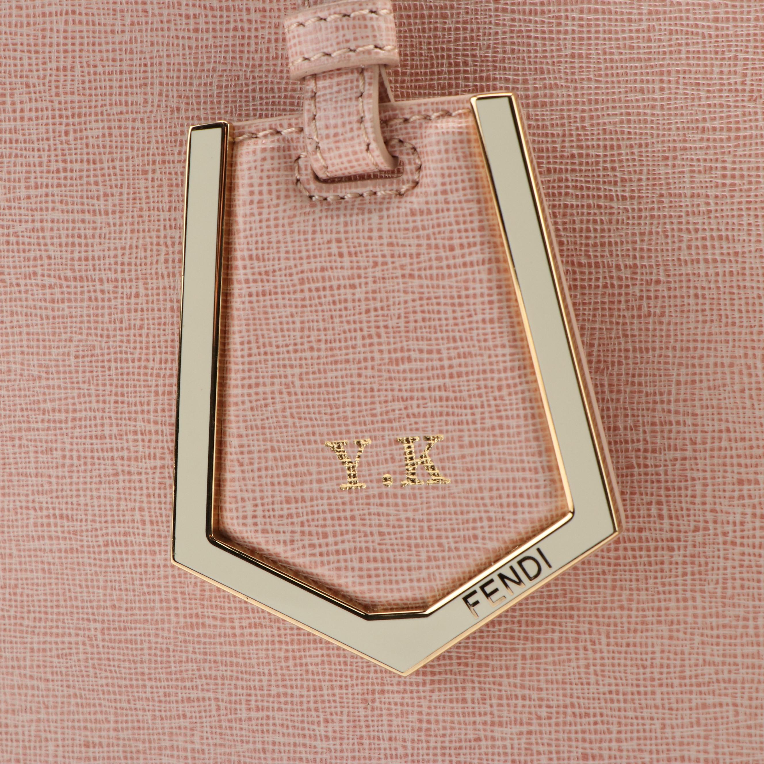 Fendi Toujours Hand Bag in Pink Leather