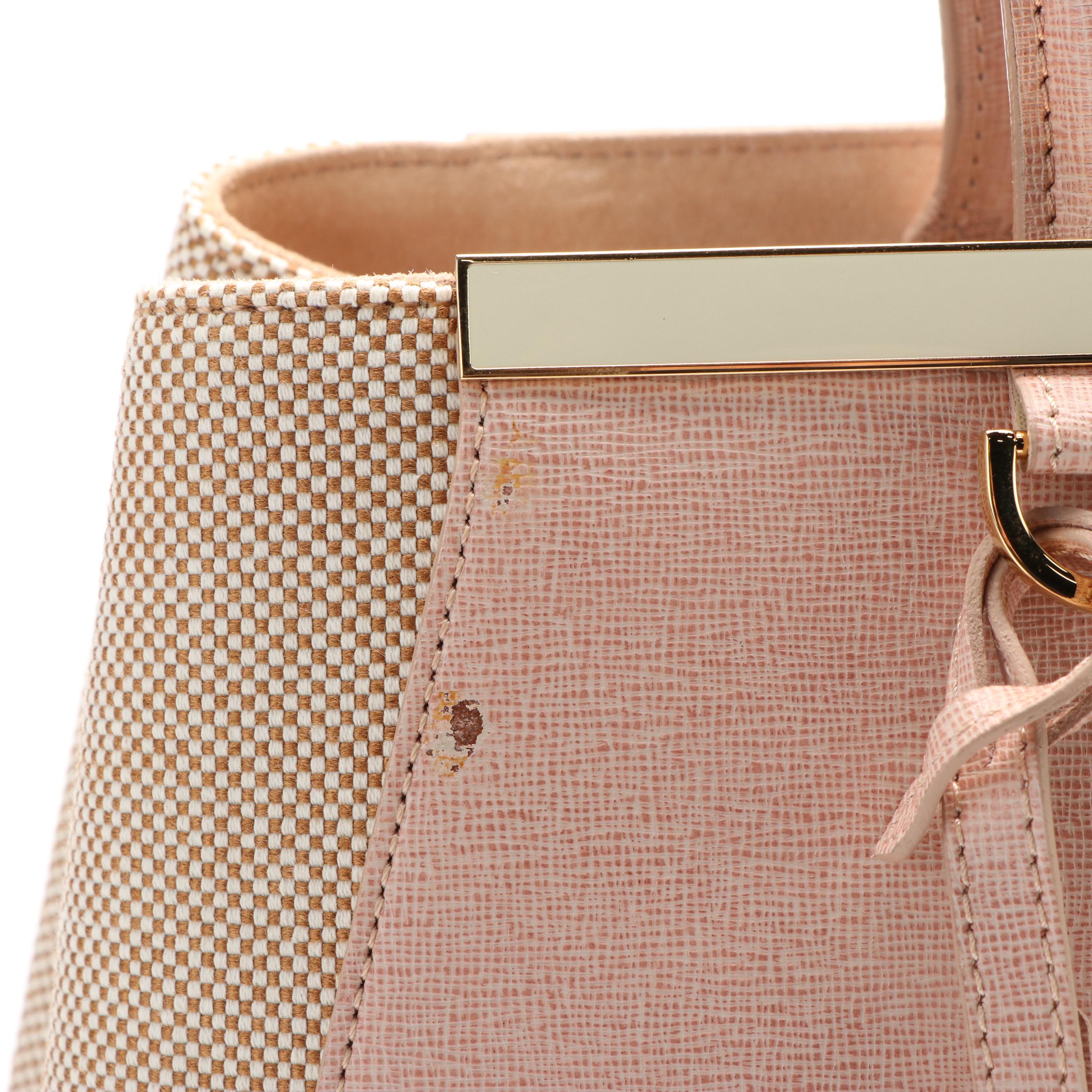 Fendi Toujours Hand Bag in Pink Leather