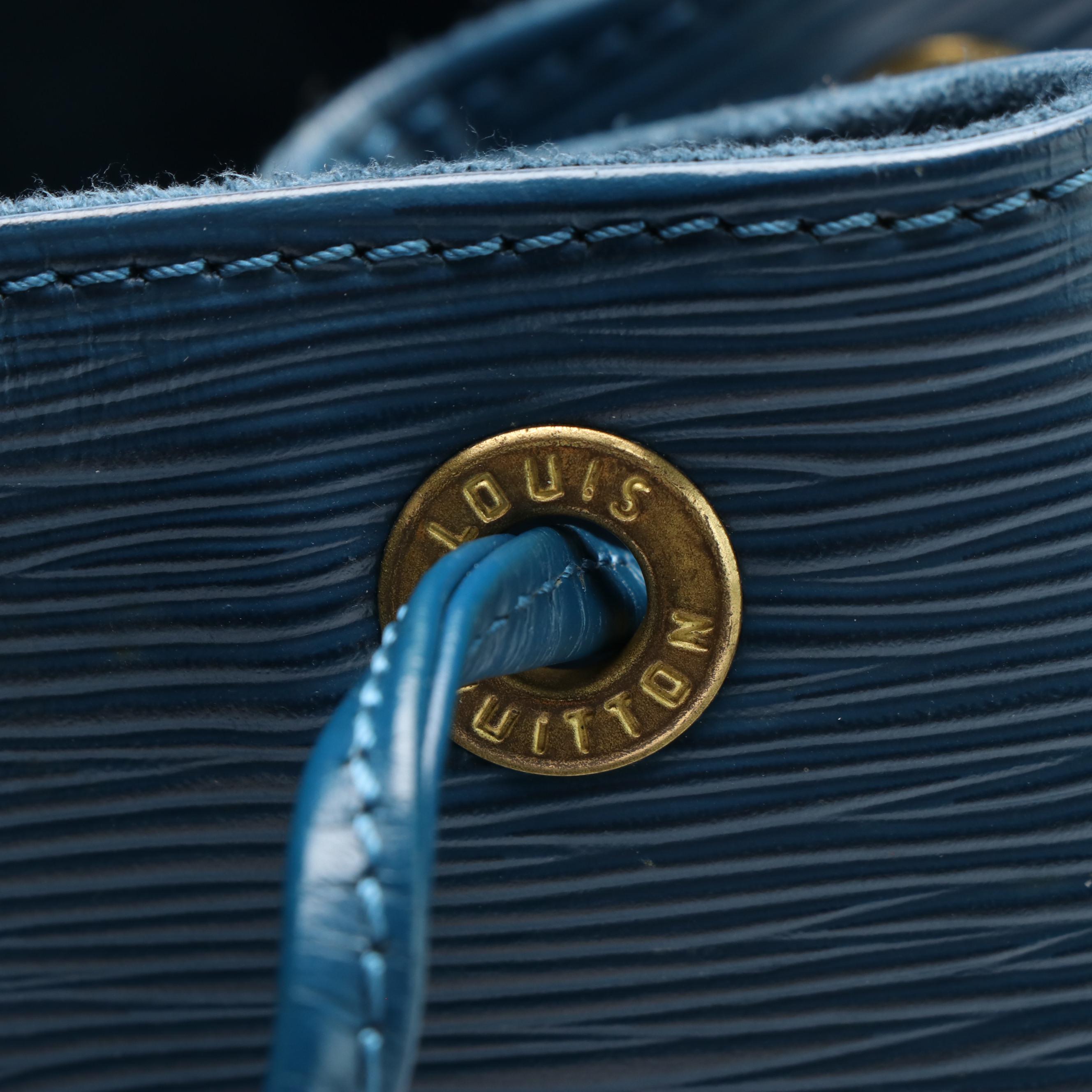 Louis Vuitton Noe Bucket Bag in Blue Epi Leather