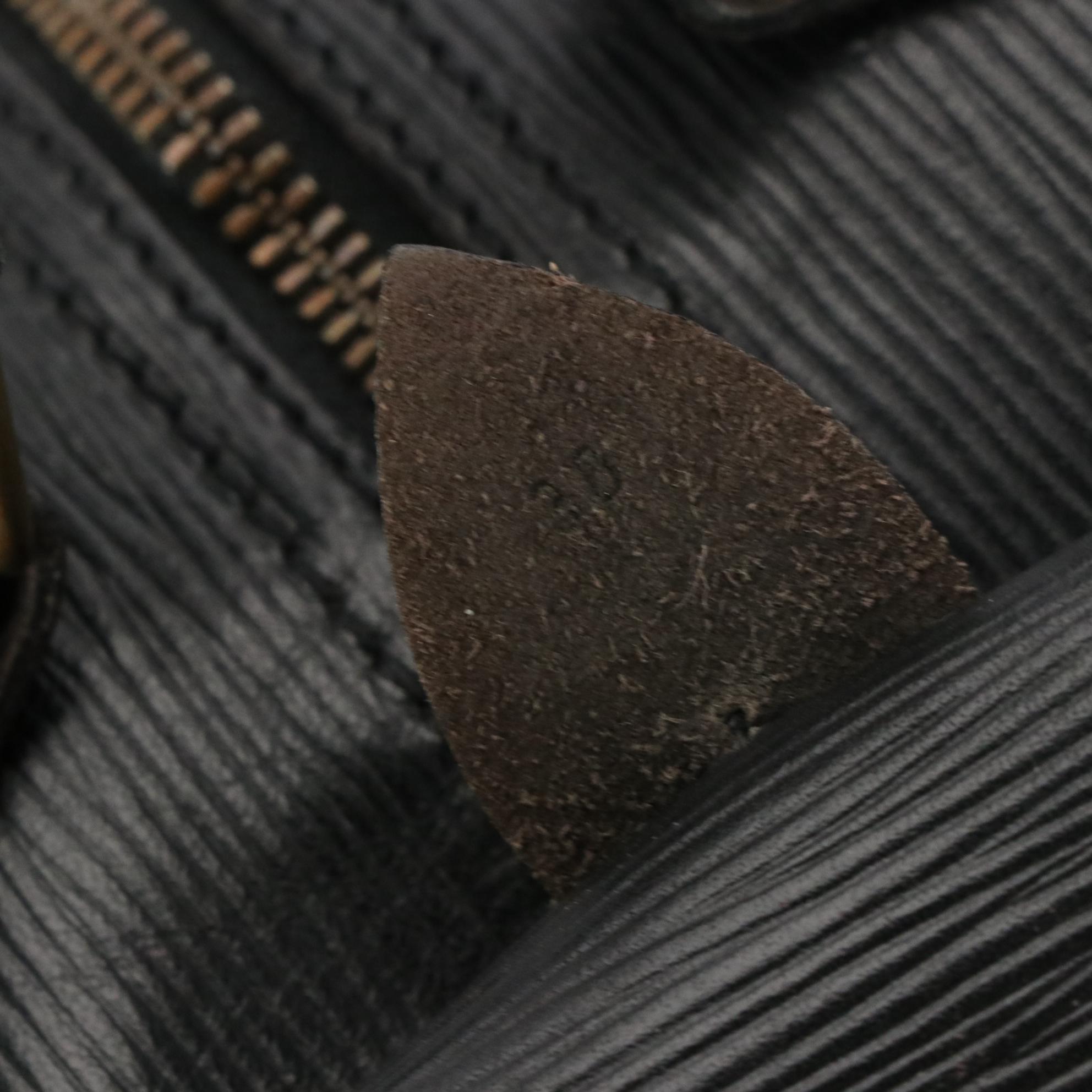 Louis Vuitton Speedy 30 in Black Epi and Smooth Leather