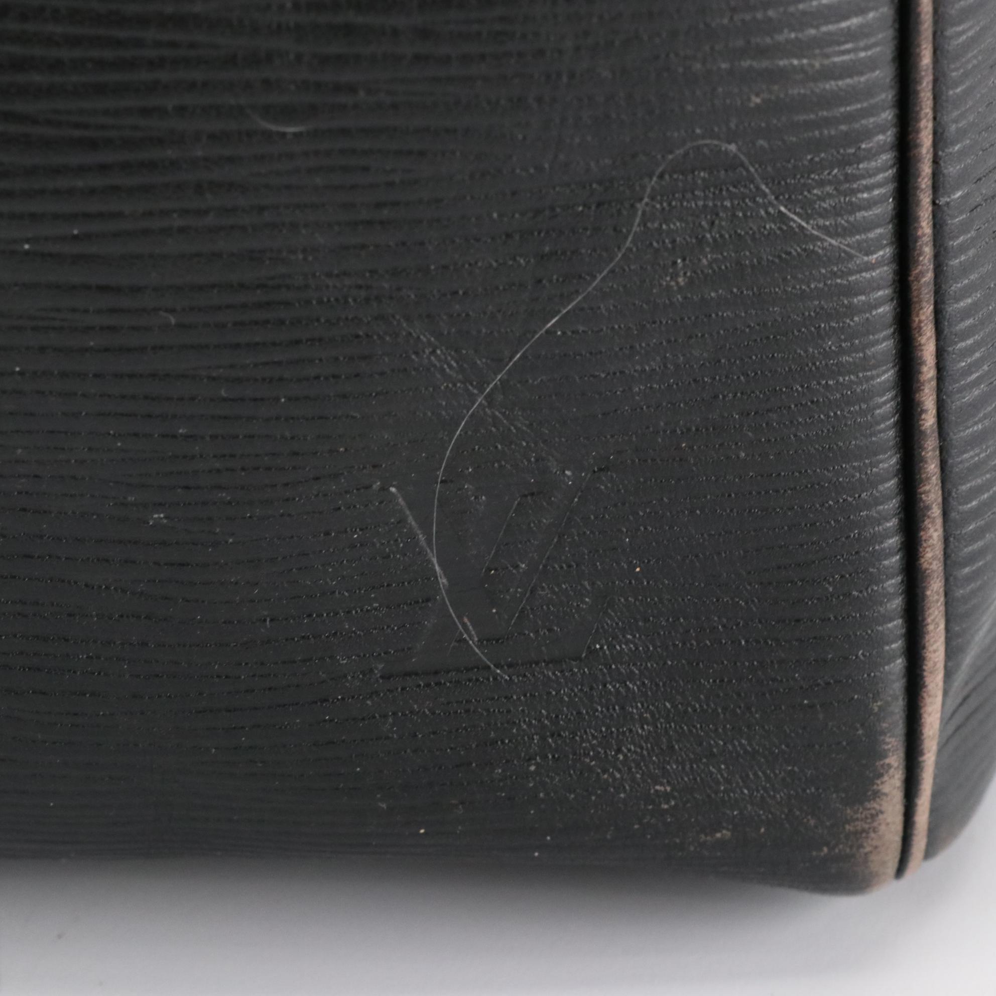 Louis Vuitton Speedy 30 in Black Epi and Smooth Leather