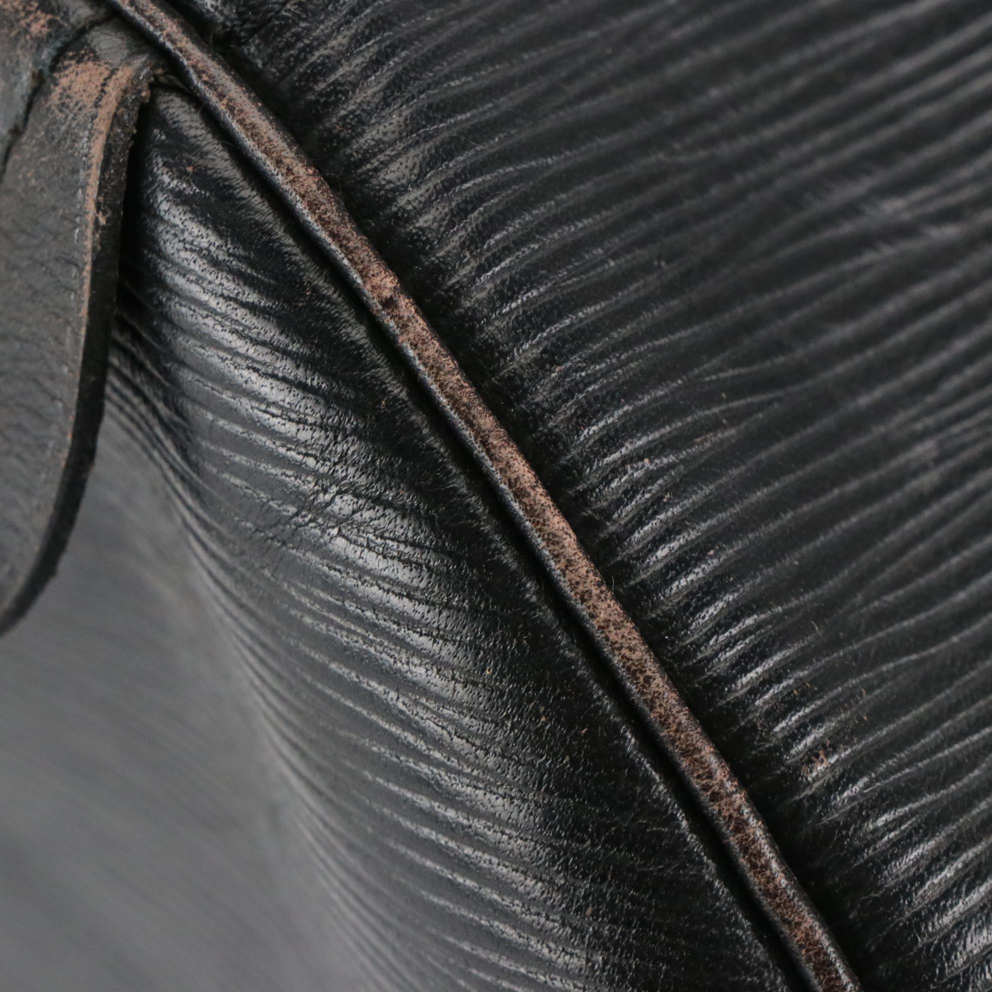 Louis Vuitton Speedy 30 in Black Epi and Smooth Leather