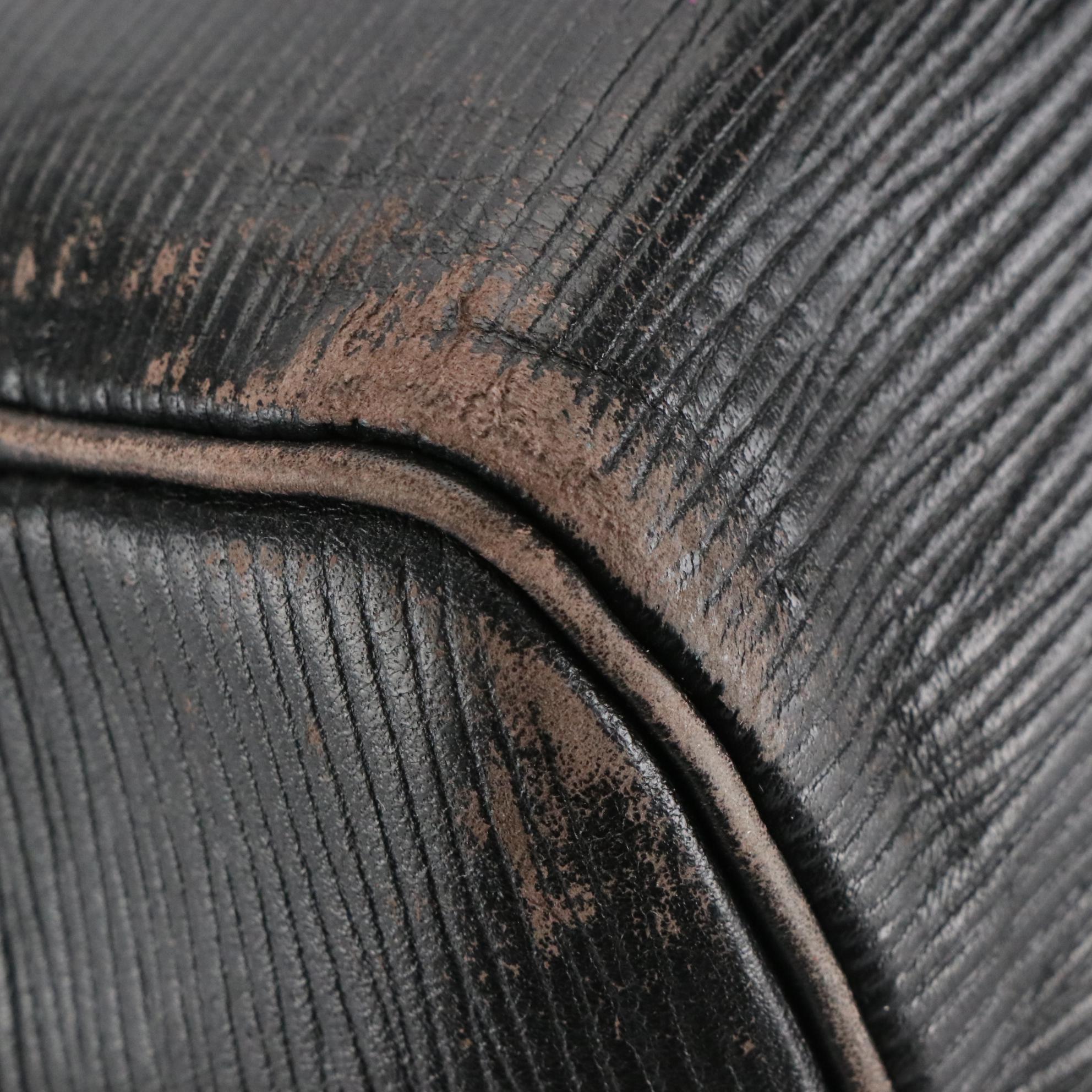 Louis Vuitton Speedy 30 in Black Epi and Smooth Leather