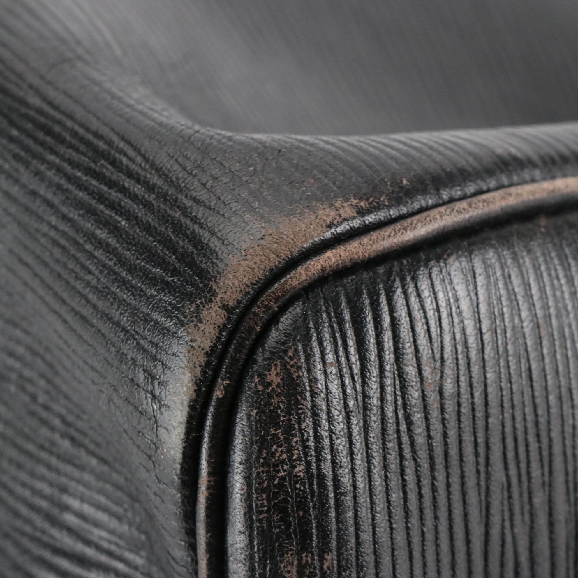 Louis Vuitton Speedy 30 in Black Epi and Smooth Leather