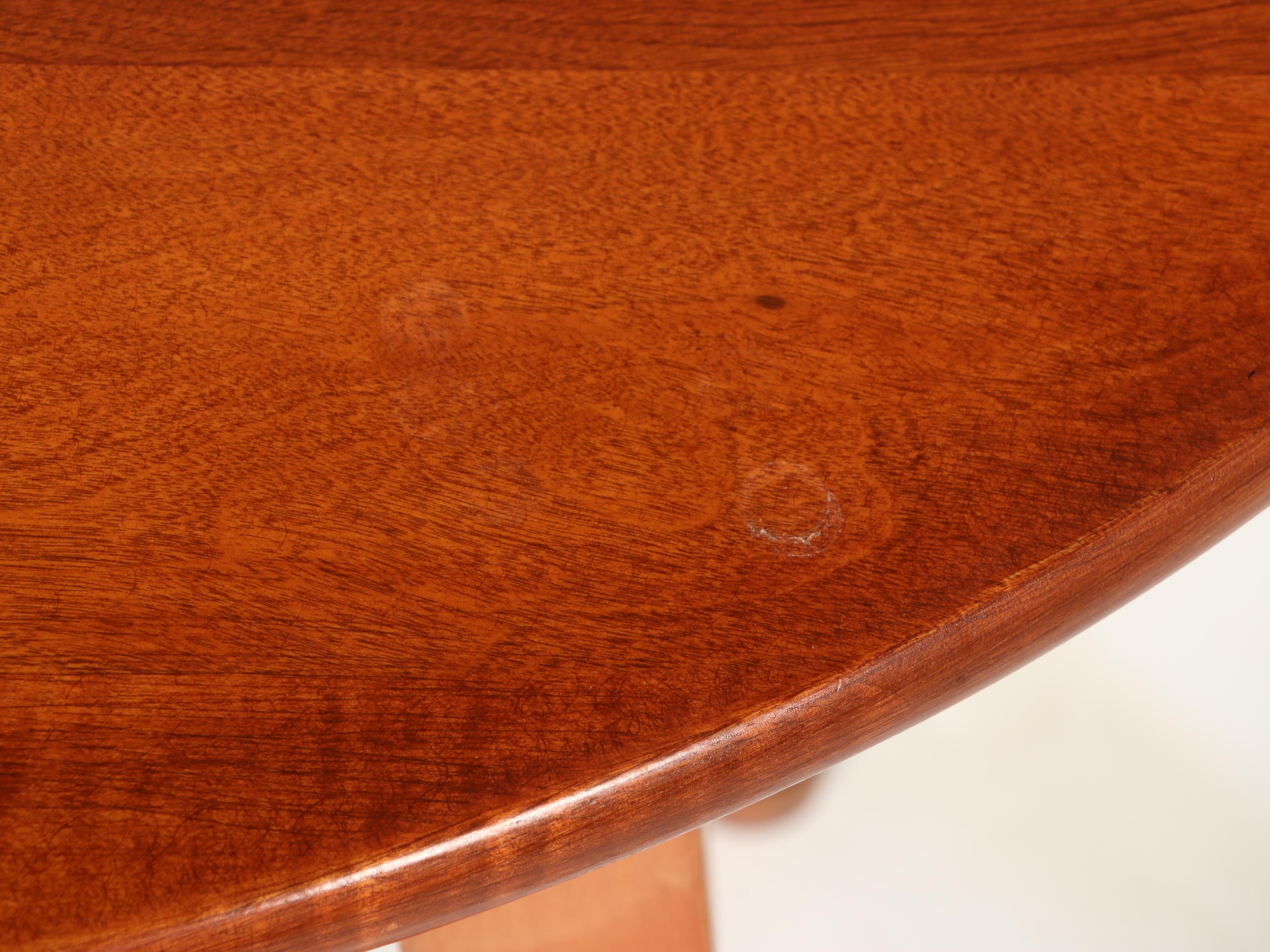 Pair of Queen Anne Style Maple Side Tables, 20th Century