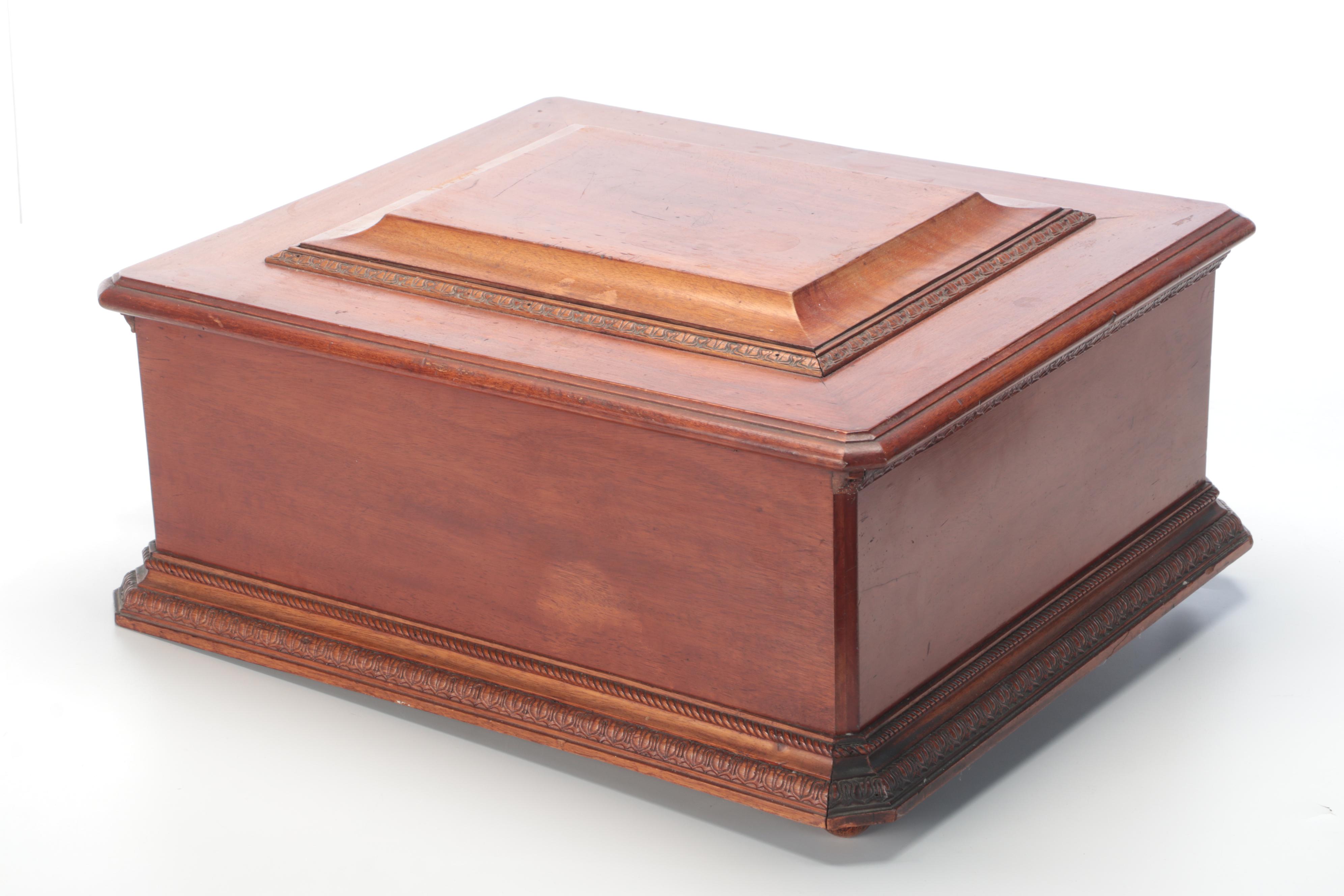 Symphonion Mfg Co. Disc Music Box With Discs, Early 20th Century