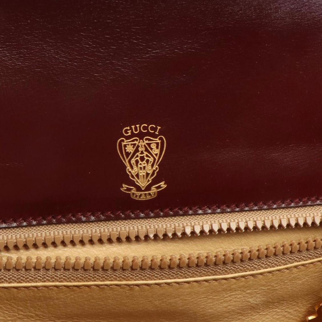 Gucci Shoulder Bag in Dark Red Leather