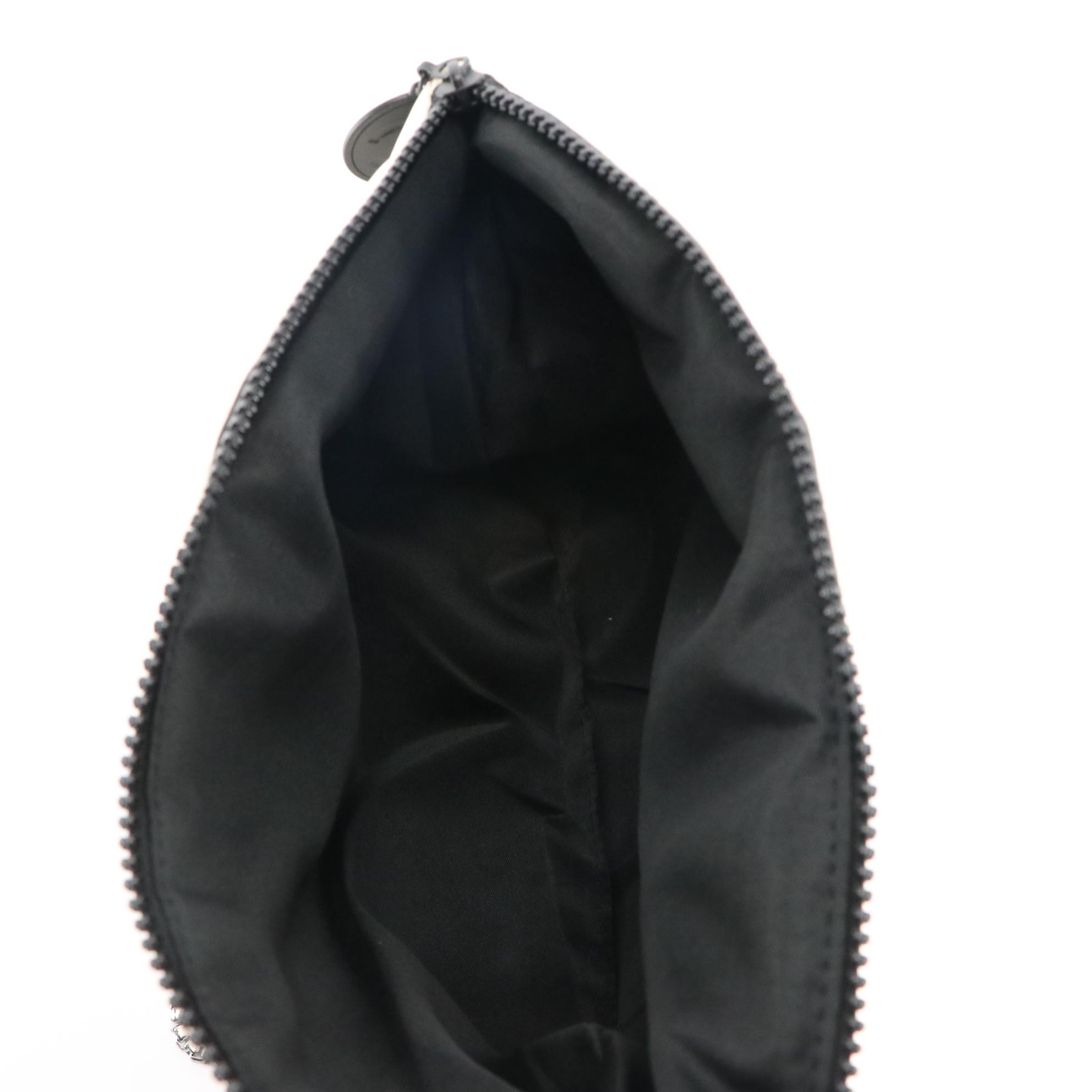 Chanel Beauté CC Medallion Quilted Zip Pouch with Chain Link Strap EBTH