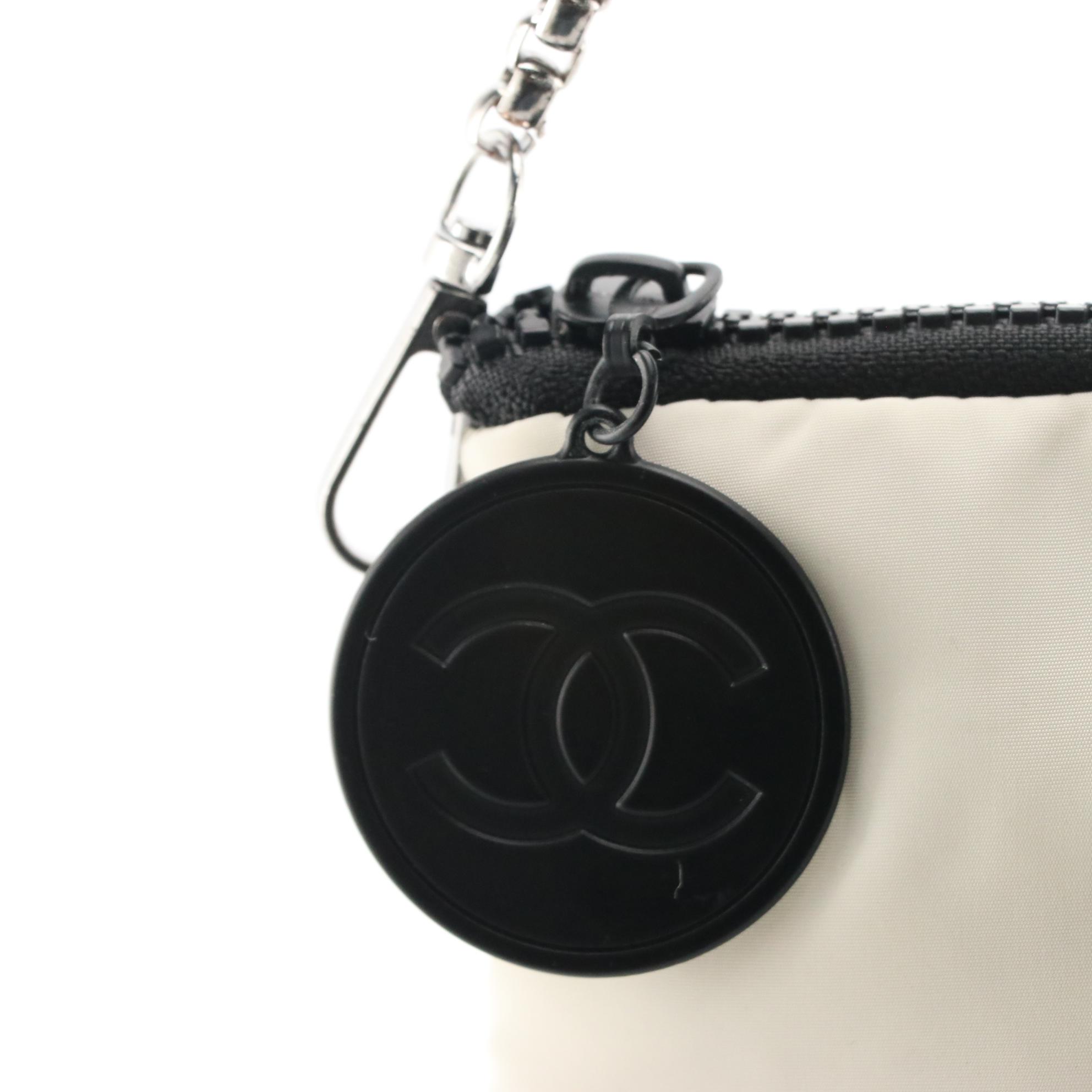 Chanel Beauté CC Medallion Quilted Zip Pouch with Chain Link Strap